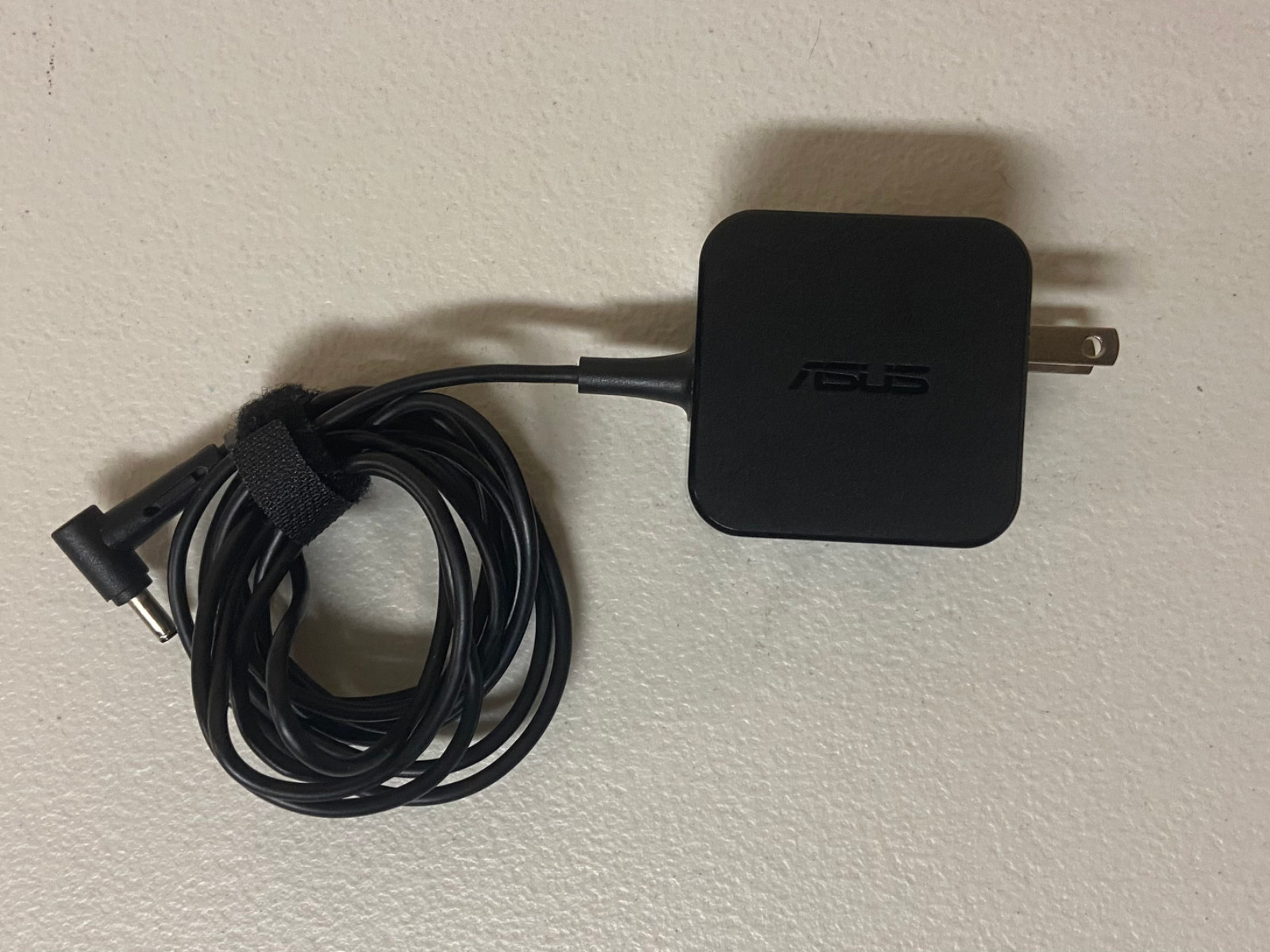 ASUS VivoBook 15.6″ Touch Screen i5-1035G1 8GB RAM 256GB SSD Windows 11