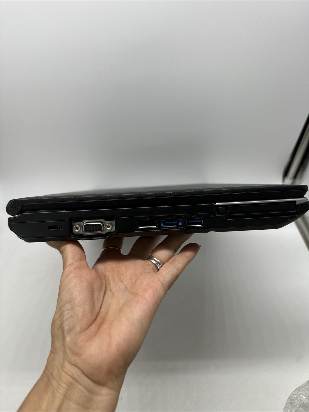 Fujitsu Lifebook E752 4GB W/ Bluetooth, DVD Writer, Tested, No Operating System