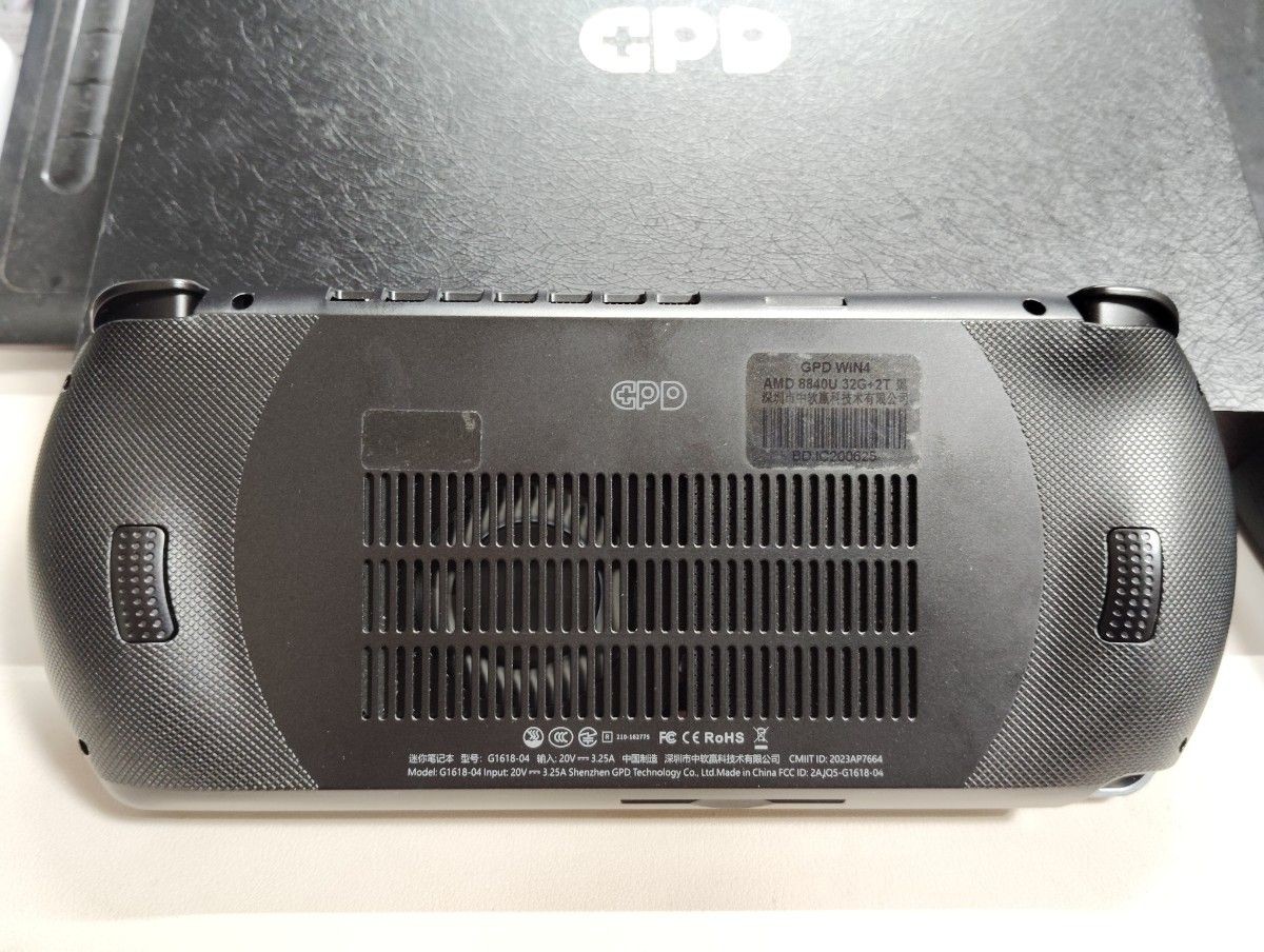 GPD WIN 4 Handheld Gaming PC Ryzen 7 6800U 16GB RAM 1TB SSD