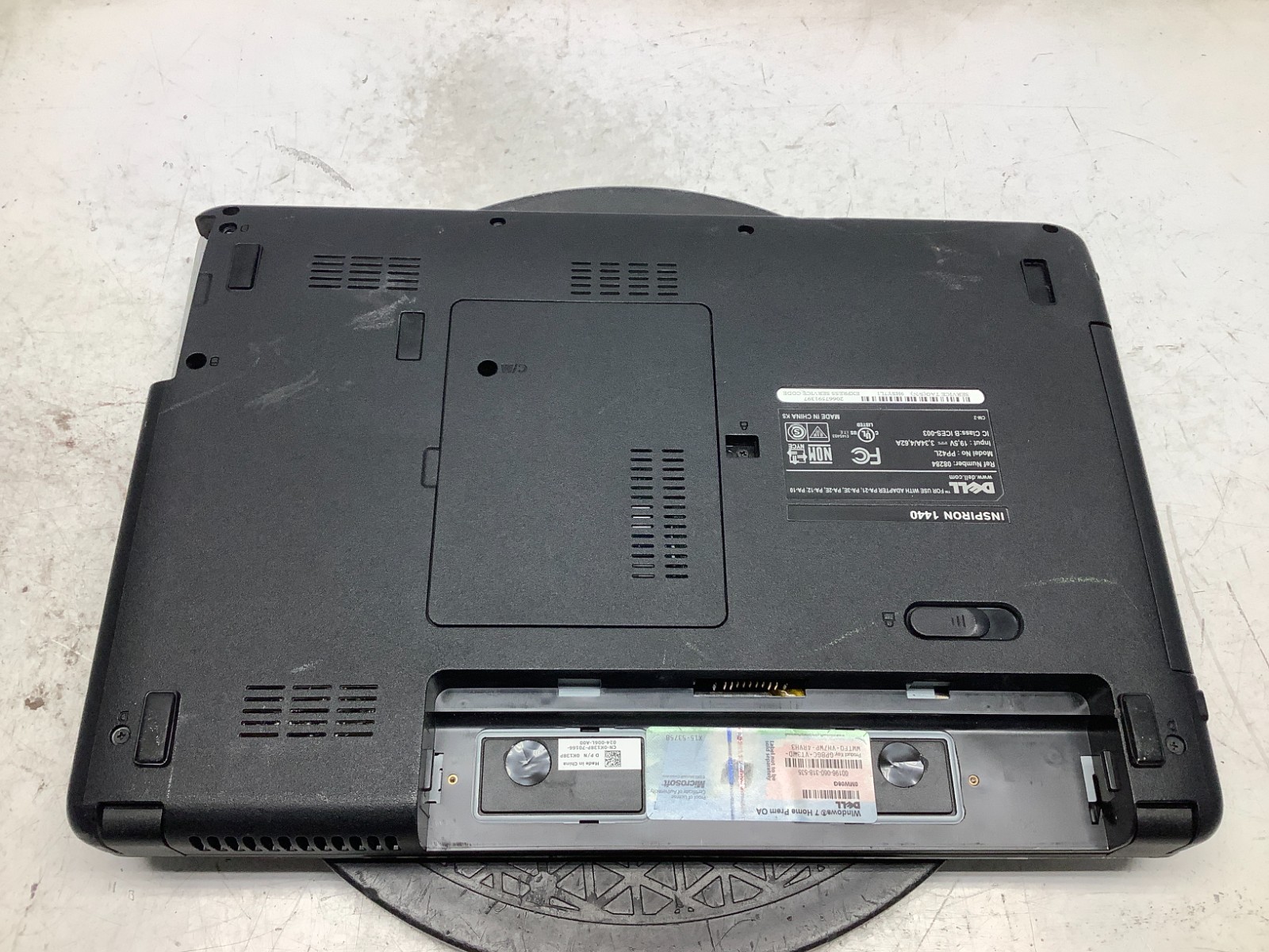 Dell Inspiron 1440 Intel Pentium Dual-Core T4400 2.2GHz 3 GB NO HDD No Batt
