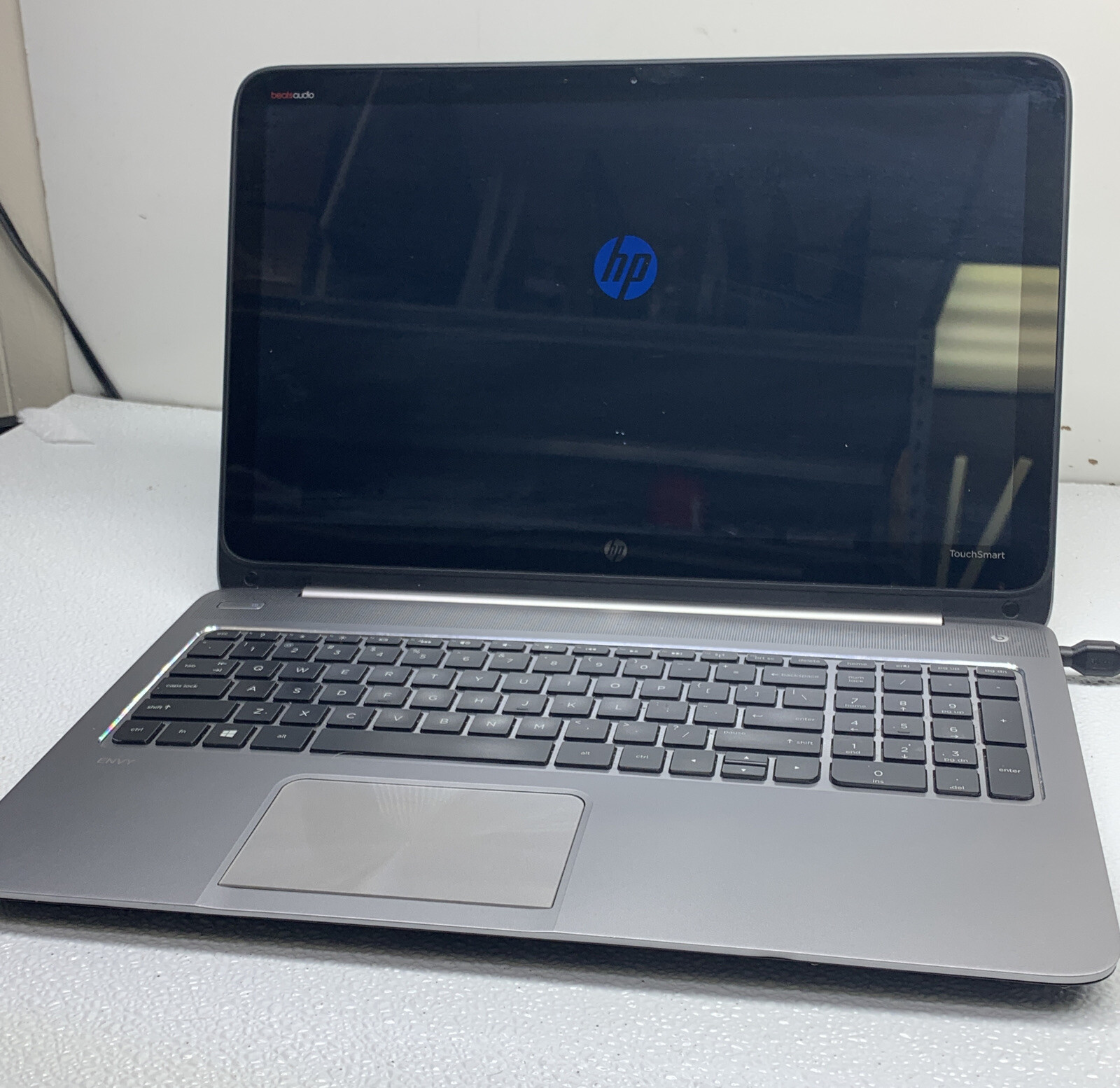 HP ENVY Touch Beats M6-K015DX SleekBook 15.6″ 1.60GHz i5-4200U 8GB 750GB Win10H