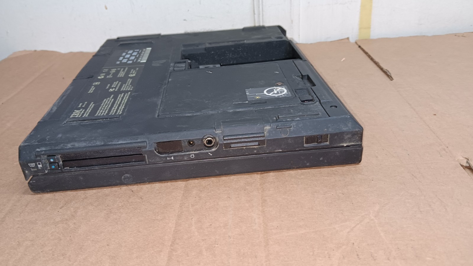 Vintage IBM ThinkPad 600 Laptop Intel Pentium II 13″ LCD Screen IBM TYPE 2645 PR