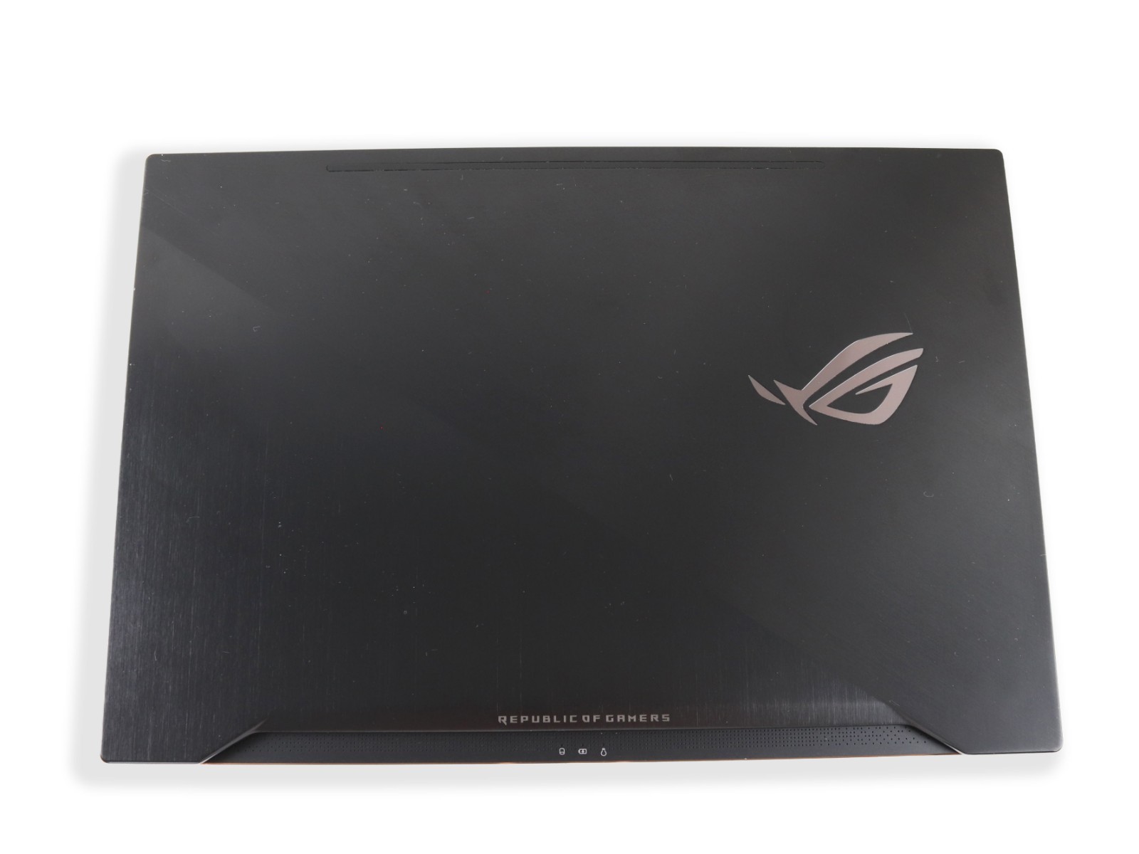 ASUS ZEPHYRUS GU501G 15.6″ Intel i7-8750H 16GB RAM 256GB SSD+1TB NVIDIA GTX 1060