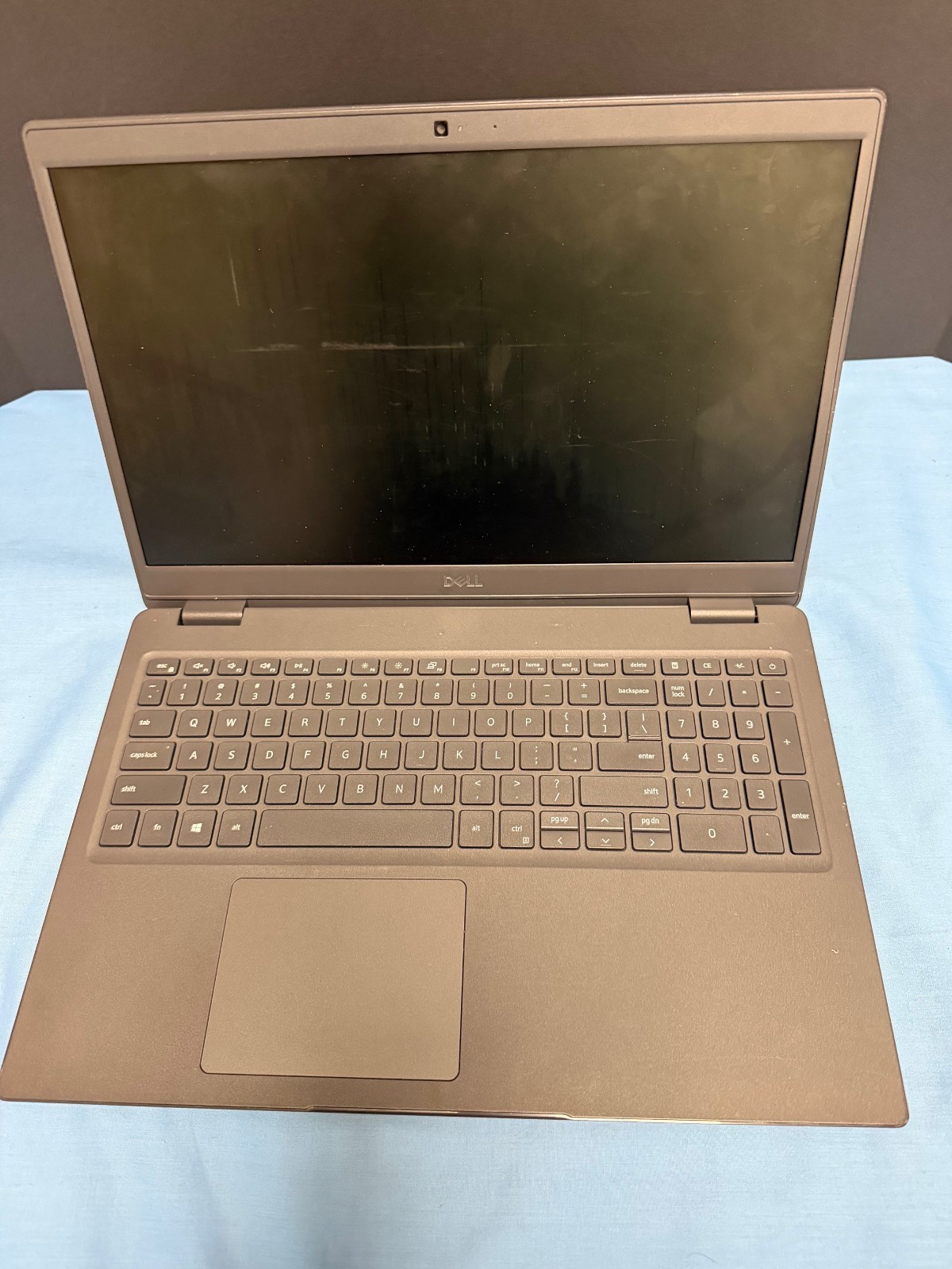 Dell Latitude 3510 15.6″ i5-10210U 1.60GHz 8GB RAM Cracked LCD No SSD No OS