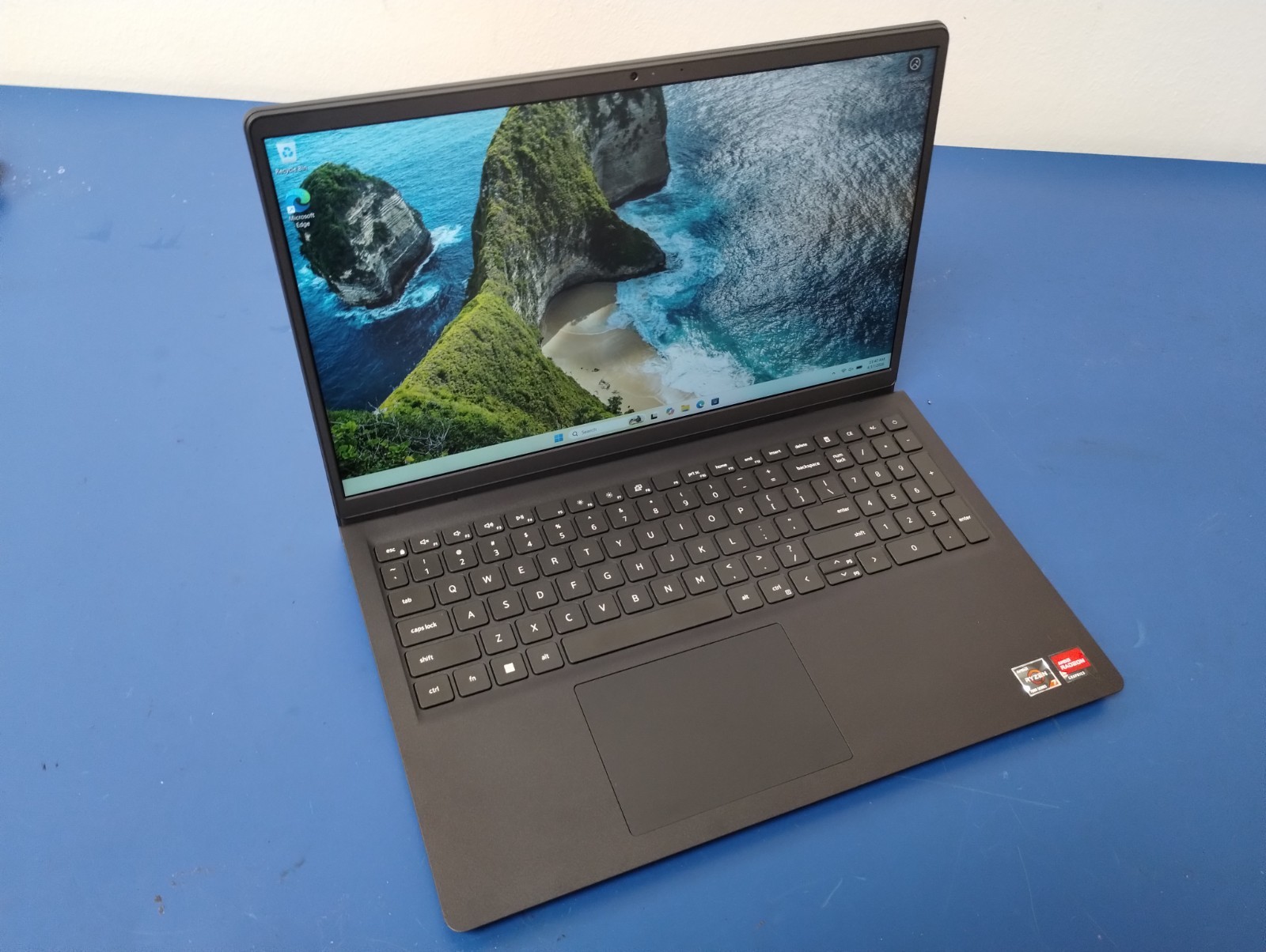 DELL 15 DC15255 G8MK9, AMD Ryzen 7 7730U, 2.00 GHz, 16 GB RAM 512 GB NVMe SSD
