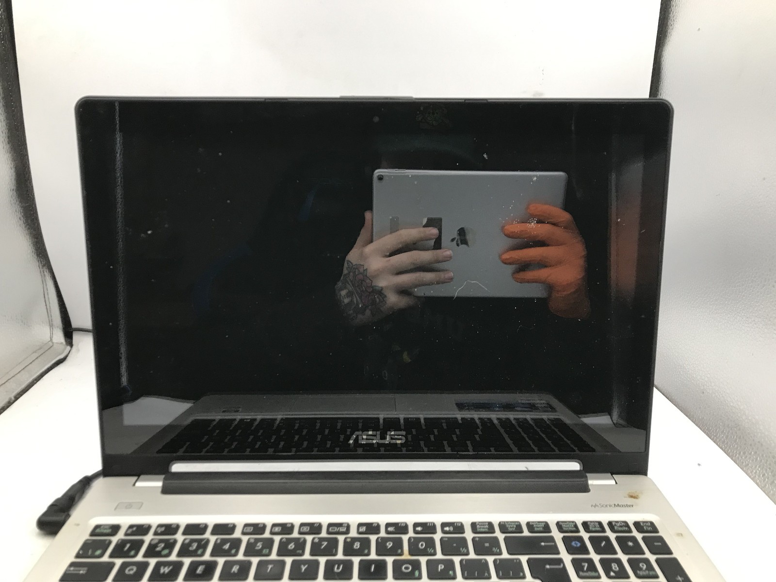 ASUS S550C LAPTOP – FOR PARTS/NO POWER – INTEL I7 3537U – NO RAM – READ DESC -BB