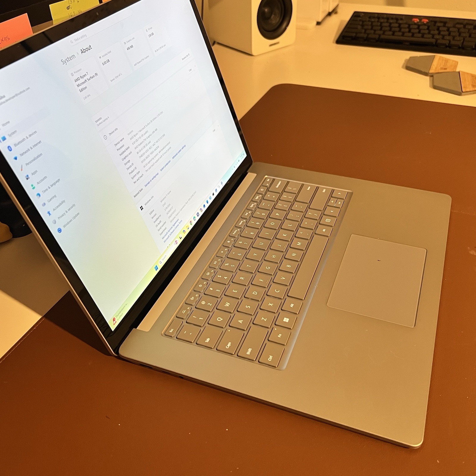 Microsoft Surface Laptop 4 Touchscreen 15″ AMD Ryzen 7 – 8GB RAM 238GB SSD