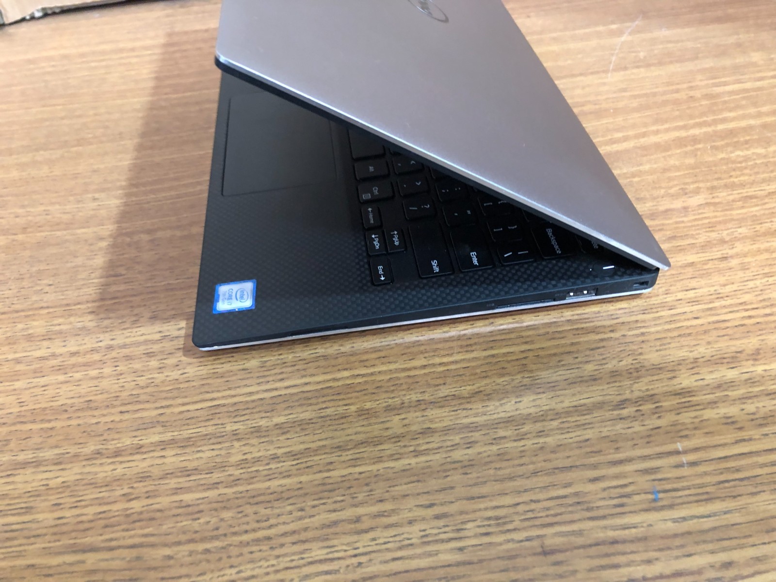 Dell XPS 13 9360 – i7-7560U – 16GB Ram – 512GB SSD – PARTS – SCREEN ISSUES