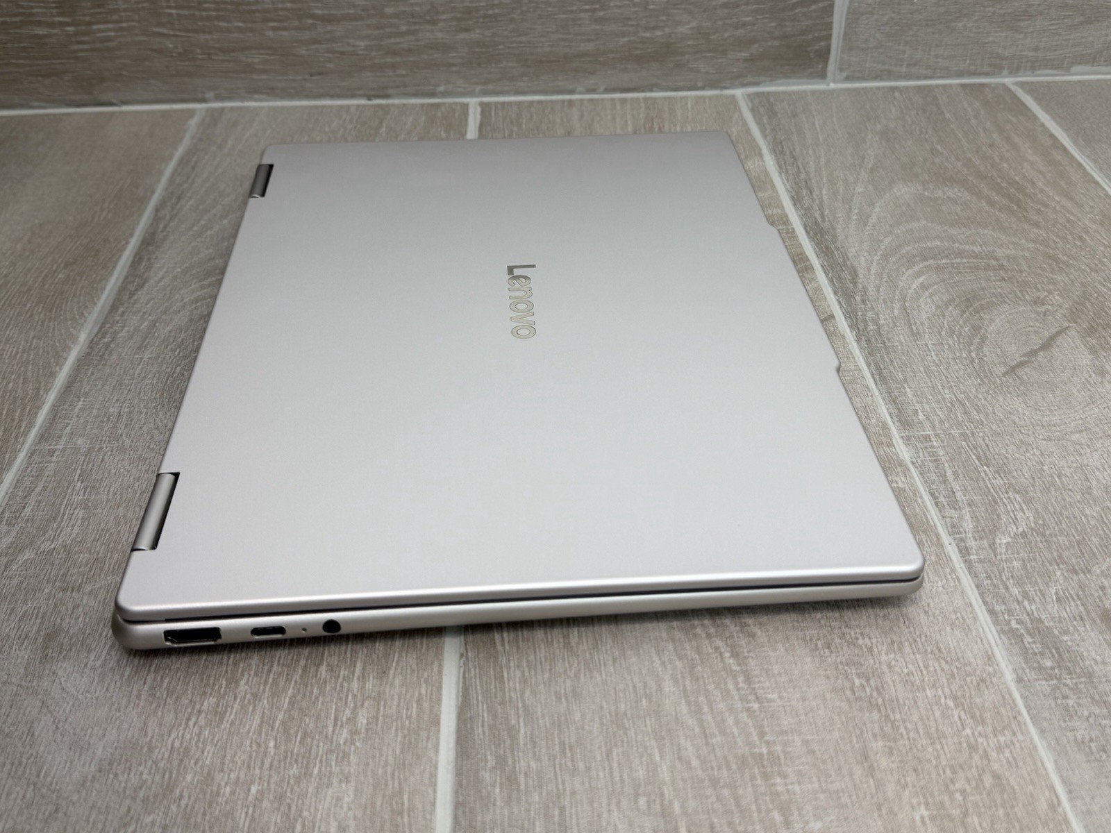 Lenovo Yoga 7 2-in-1 14AKP10 Touch Laptop Ryzen Al 5 340 16GB RAM 512GB NVMe