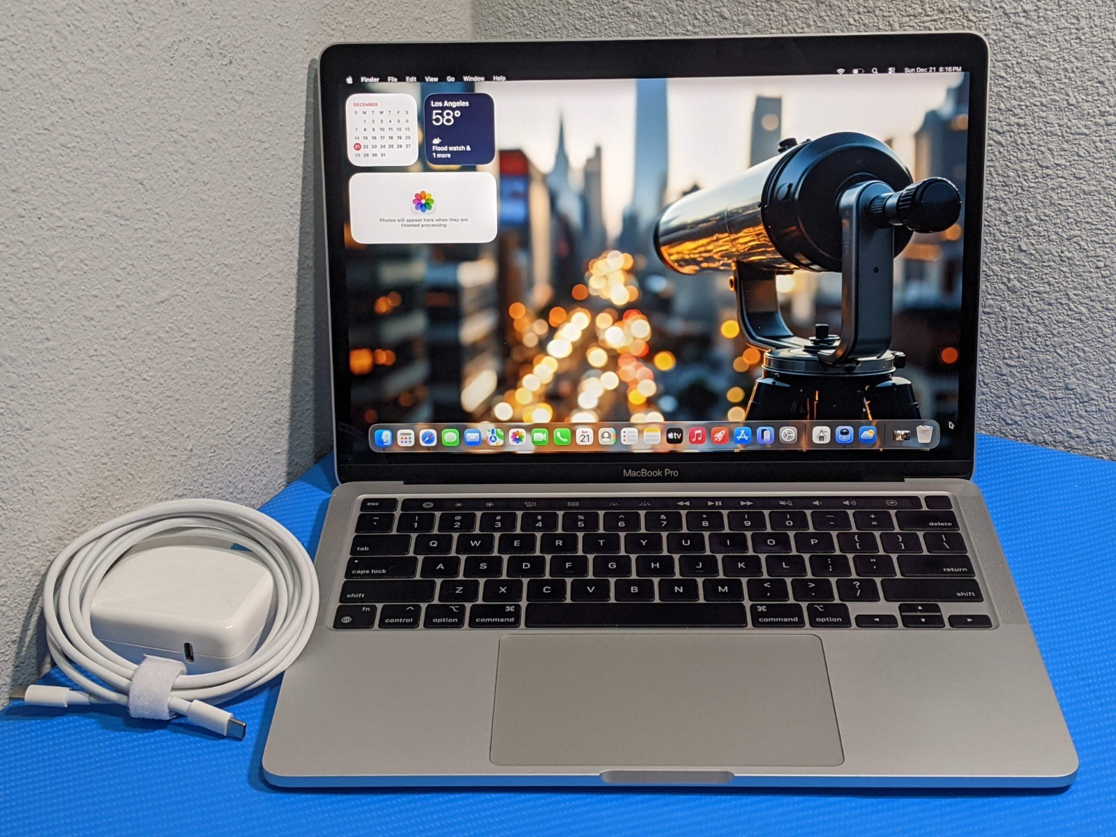 Apple MacBook Pro (2020) 13.3″ A2338 M1 8CPU/8GPU 3.2GHz 16GB 1TB OS Tahoe +PA