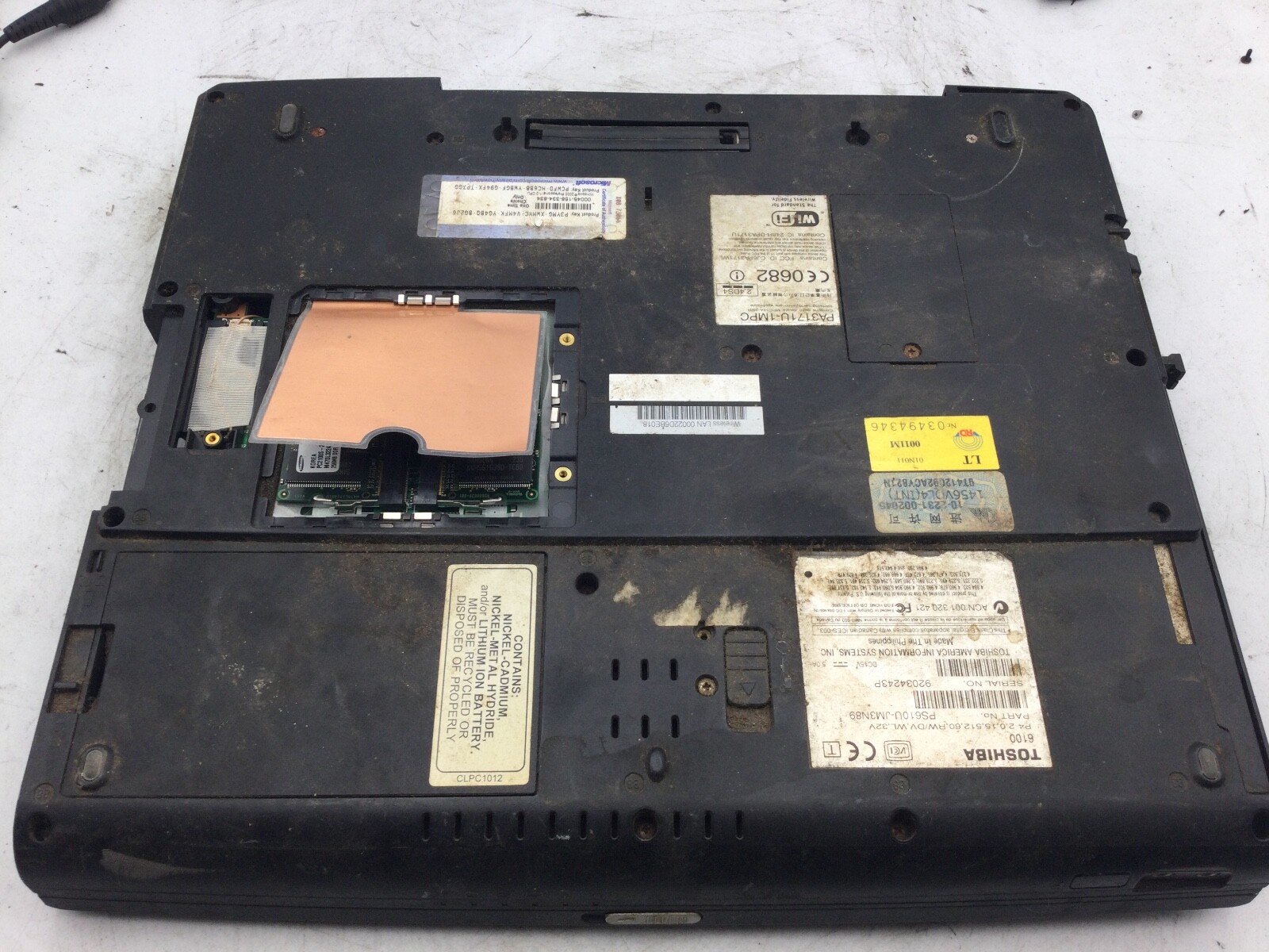 Toshiba Satellite Pro 6100 – FOR PARTS – INTEL PENTIUM 4 – 512MB RAM – READ – BB
