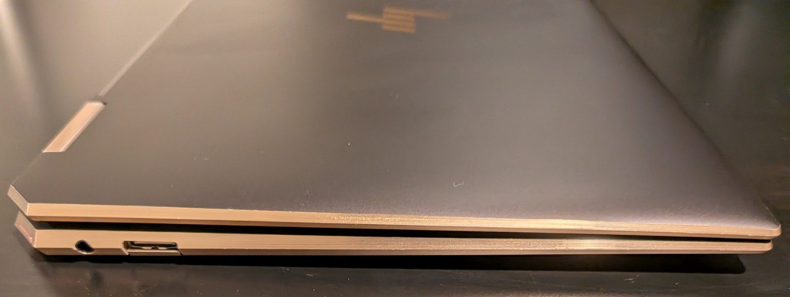 HP Spectre x360 13-aw2003dx 13.3″ 4K OLED, Intel i5 11th, 512 GB SSD, 8GB ram