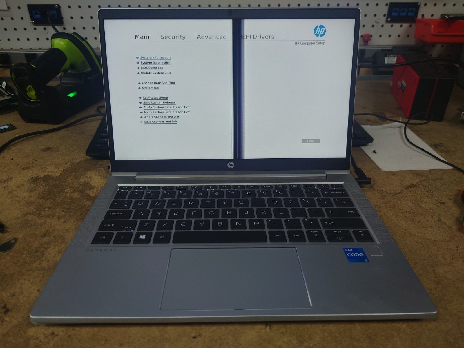 HP ProBook 430 G8 13.3″ i5-1135G7 8GB RAM No OS/SSD *Damaged LCD*