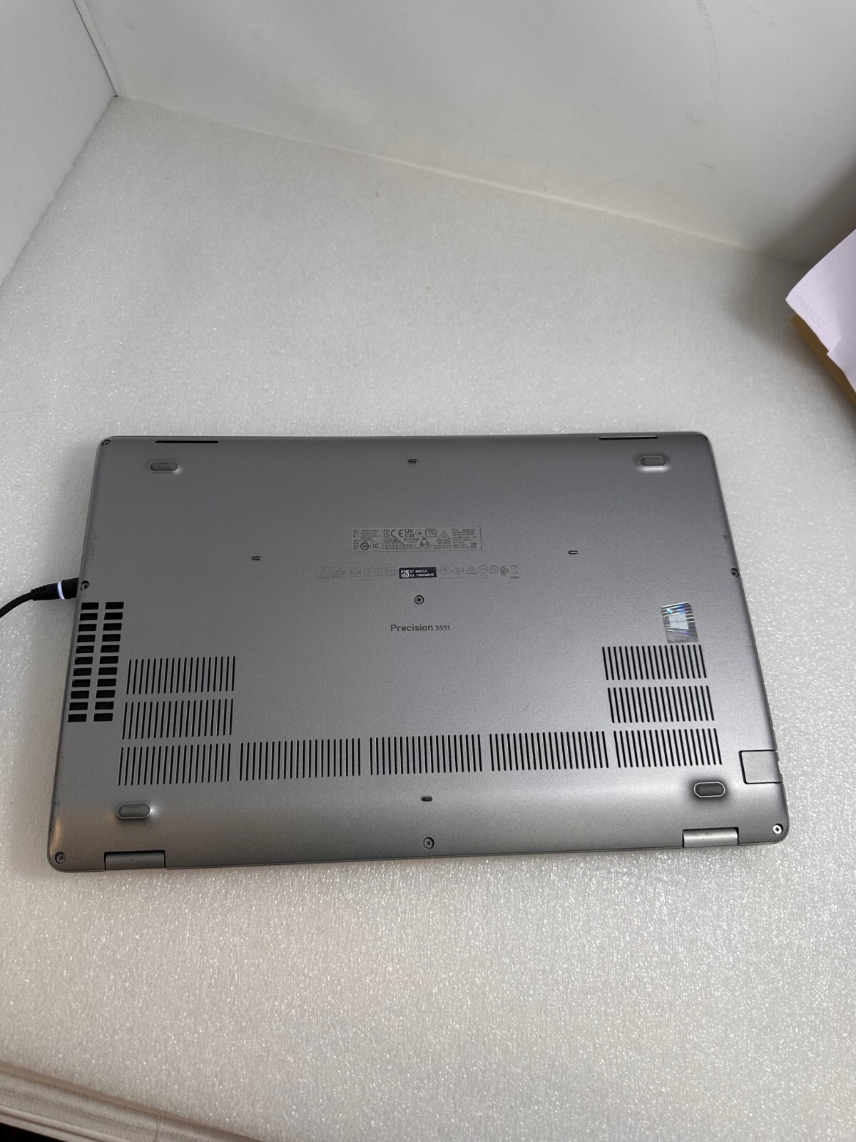 Dell Precision 3551 15.6″ i7-10850H 8GB ram 512GB PCIe