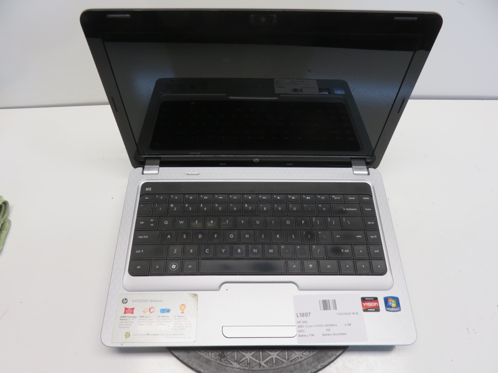 HP G42-230US Laptop AMD Turion 2 P520 2300MHz 4 GB NO HDD No Batt