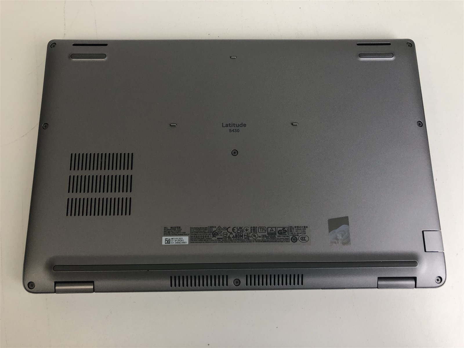 Dell Latitude 5430: Intel Core i7-1255U 1.7GHz – 16GB – 512GB (SELECT)