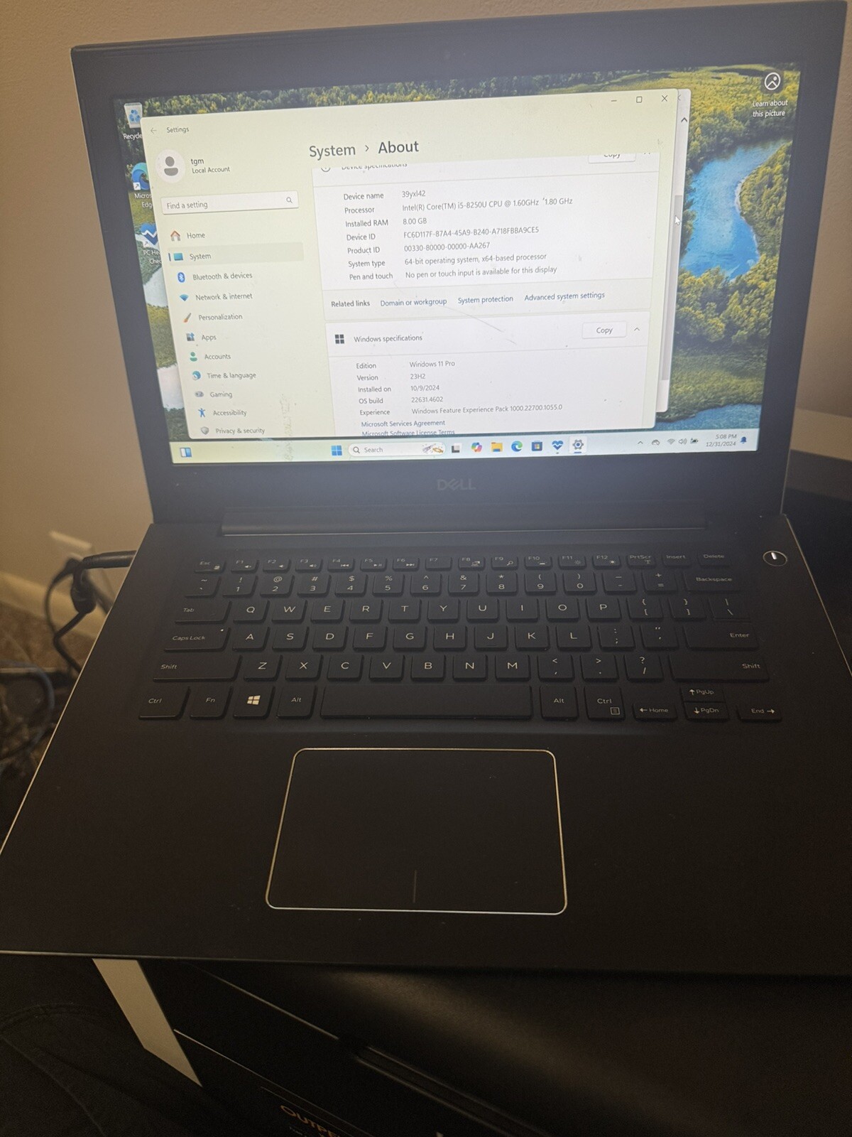 Dell Vostro 5471 i5-8250U, 8GB RAM, 250GB SSD Service Tag 39yxl42