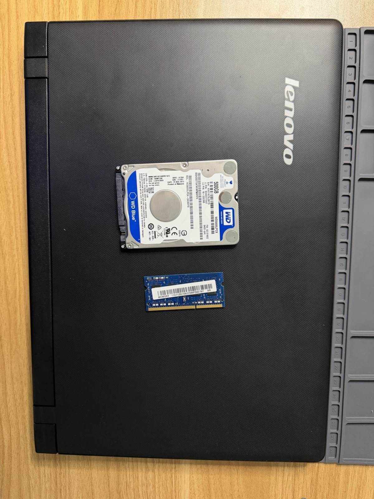 Lenovo IdeaPad 100-15IBY 15.6″ Black Intel Pentium WIN11 256GB SSD, 8GB RAM, DVD