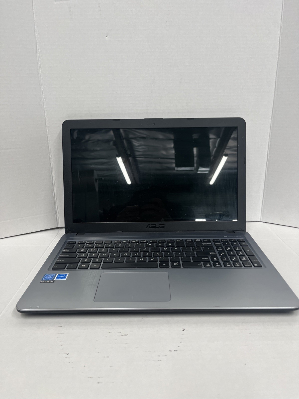 Asus X540S w/Pentium N3700, 4GB RAM, 500GB HDD, 15.6″