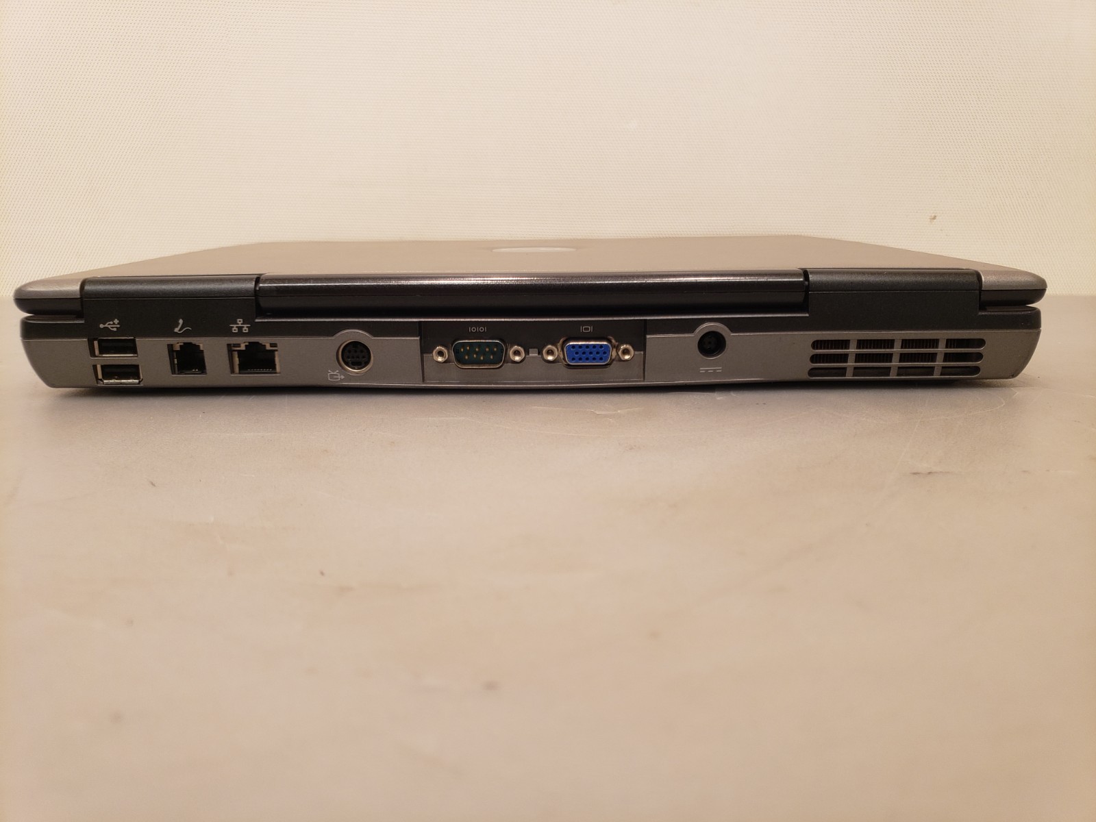 Vintage Dell Latitude D520 Laptop 14″ Core2 Duo 1.83GHz 1.5GB 320GB Win XP Pro