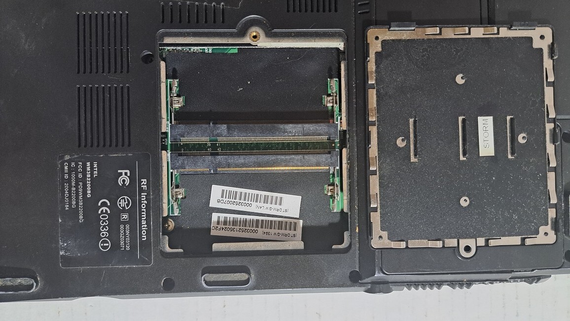 GATEWAY 4540 WINDOWS XP LAPTOP PC FOR PARTS OR REPAIR
