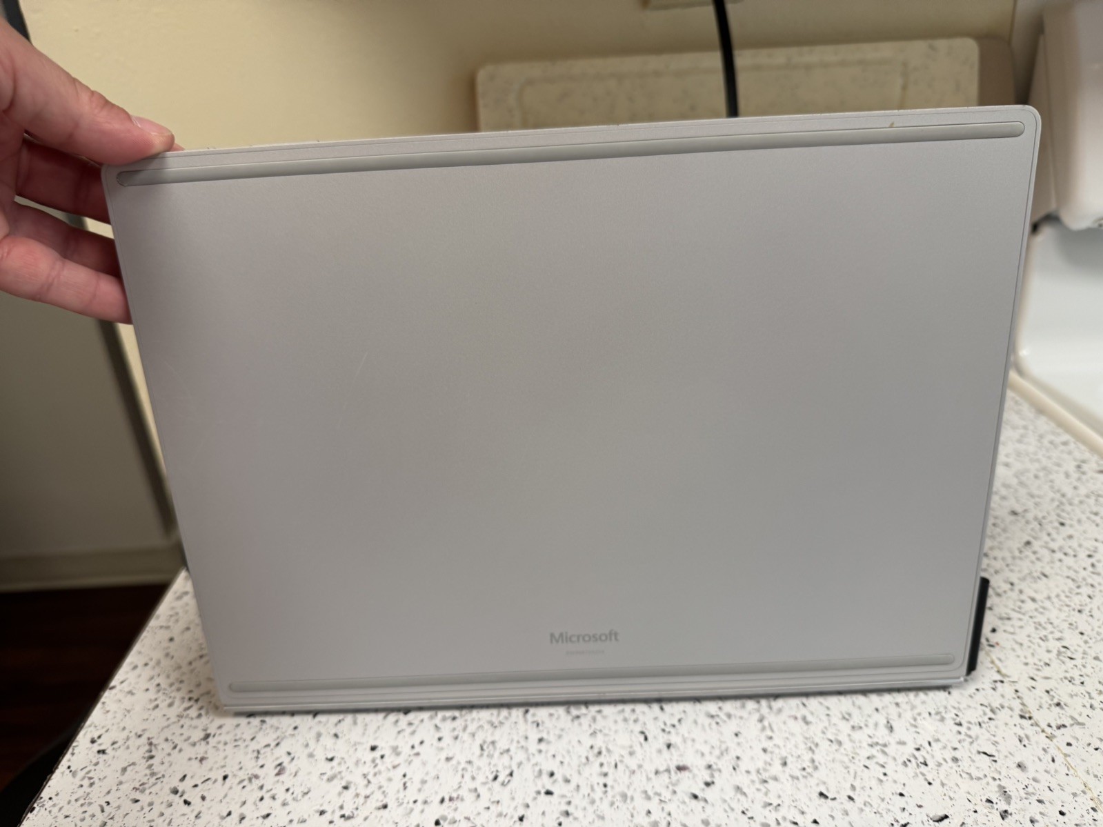 Microsoft Surface Book-3 13.5″ (256GB SSD; Intel Core i5-1035G7 1.2GHz; 8GB)…