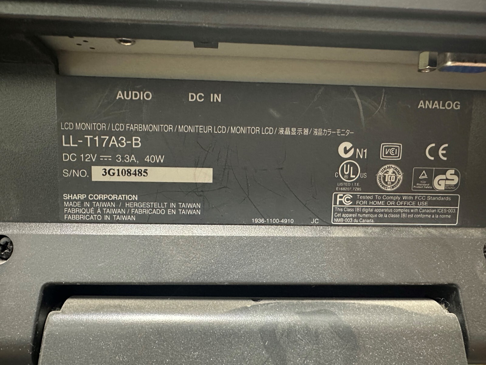 Pallet of PCs, Monitors, Docking Station