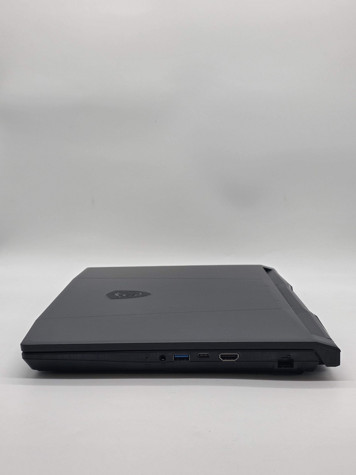MSI Katana 15 HX B14WEK 15.6″ Core i7-14650HX 2.2GHz RTX 5050 16GB RAM 512GB SSD