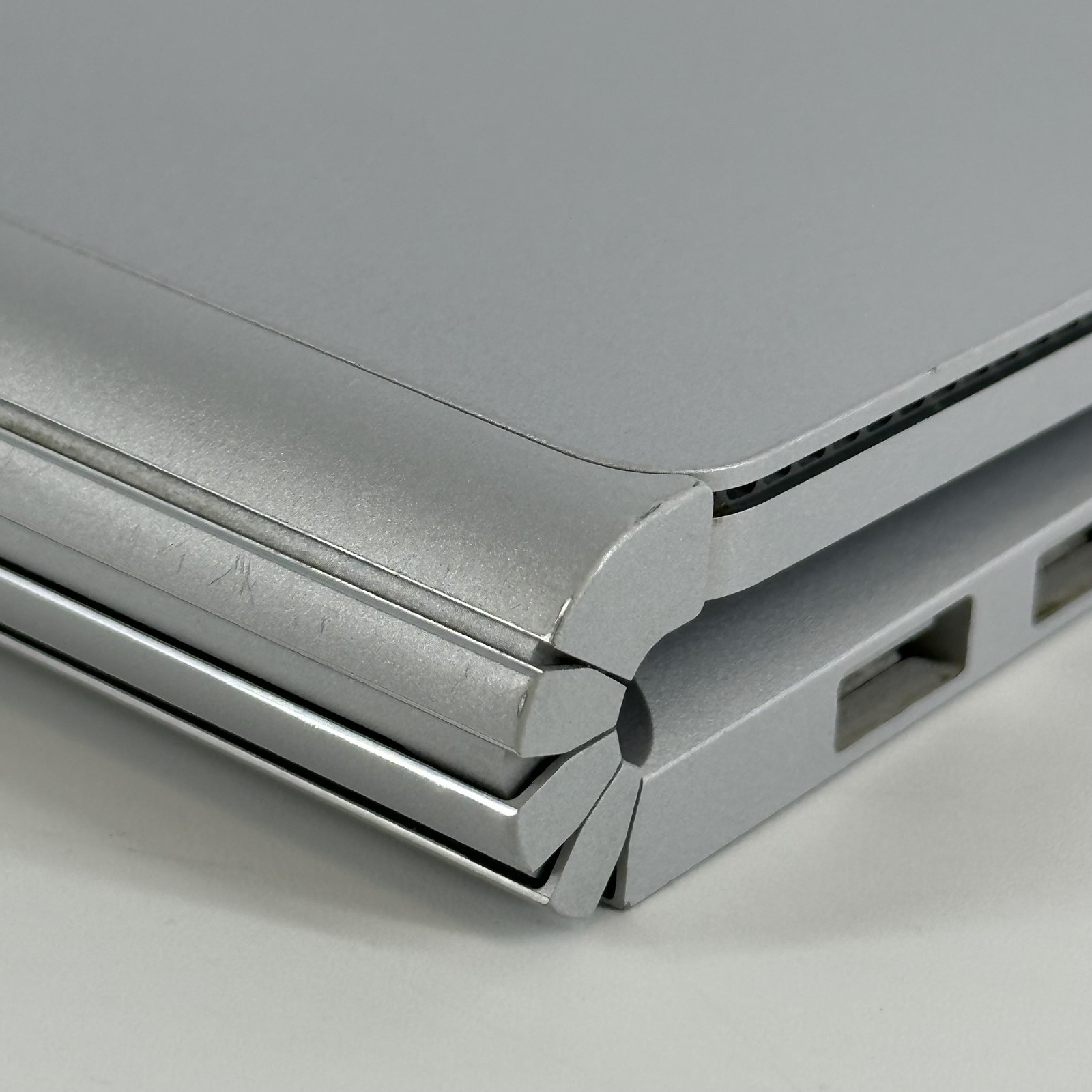 Microsoft Surface Book 2 15 TOUCH i7-8650U 16GB 256GB SSD GTX 1060 Yellow Hue
