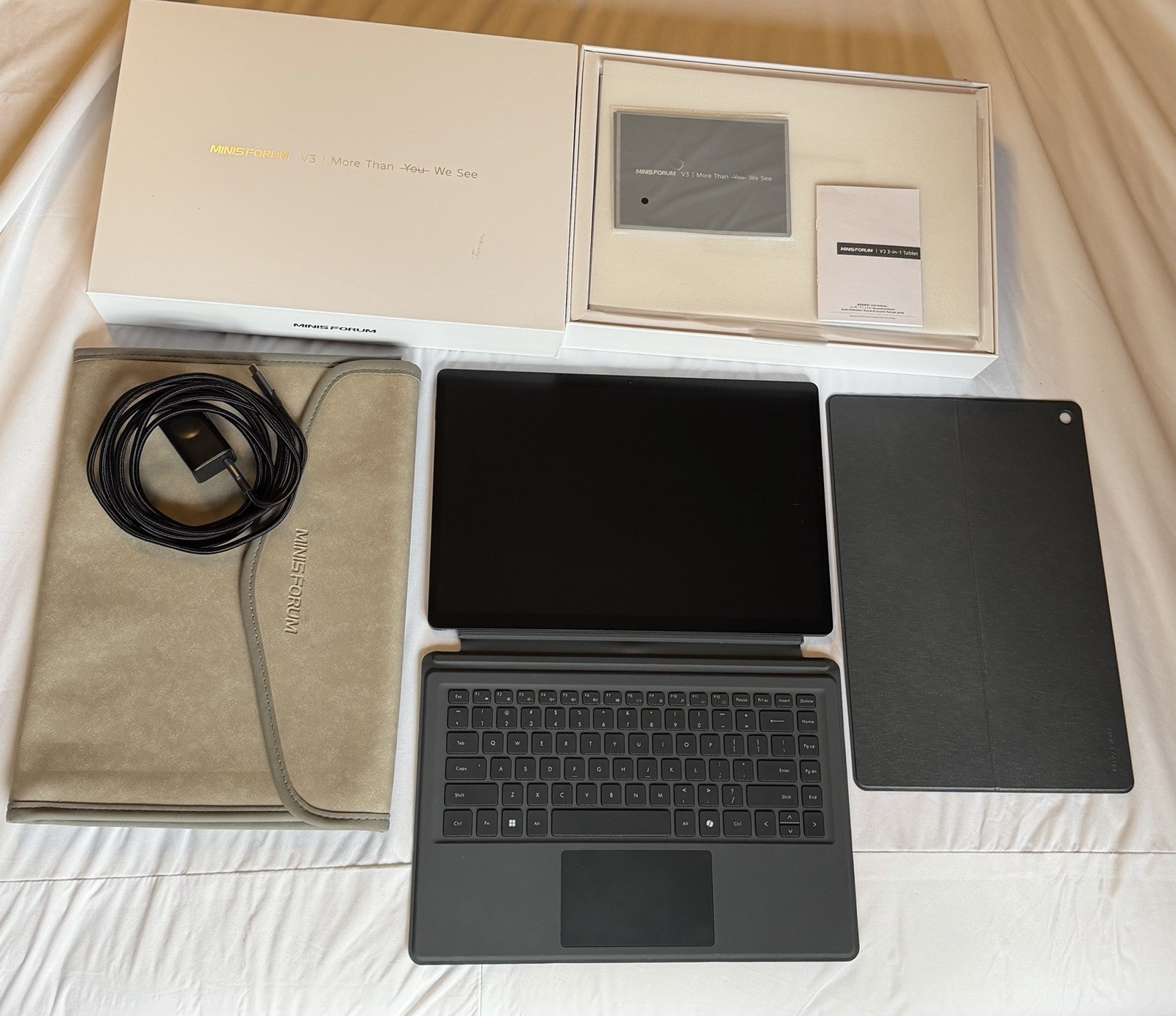 Minisforum V3 14″ 165Hz Tablet Computer (Ryzen 7 8840u, 32GB RAM, 1TB SSD)