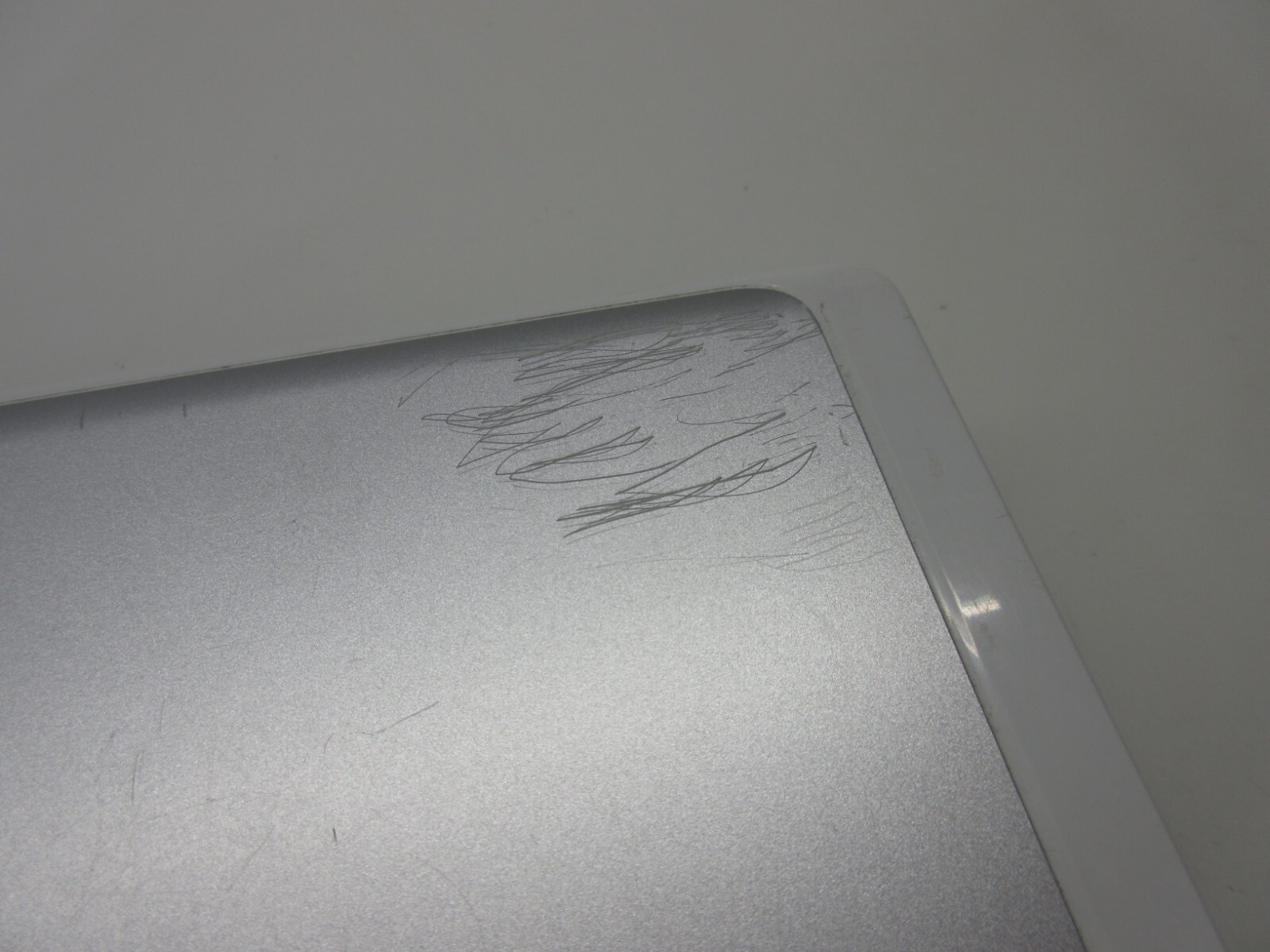 Dell XPS M140 Laptop Intel Pentium M 1.8GHz 768MB Ram No HDD or Battery