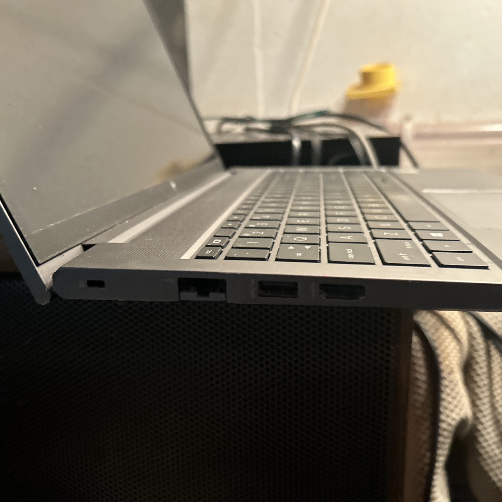 HP Zbook Studio G7 | i9-10885H @ 2.4GHz | 32GB RAM | T2000M | 512GB SSD | No AC
