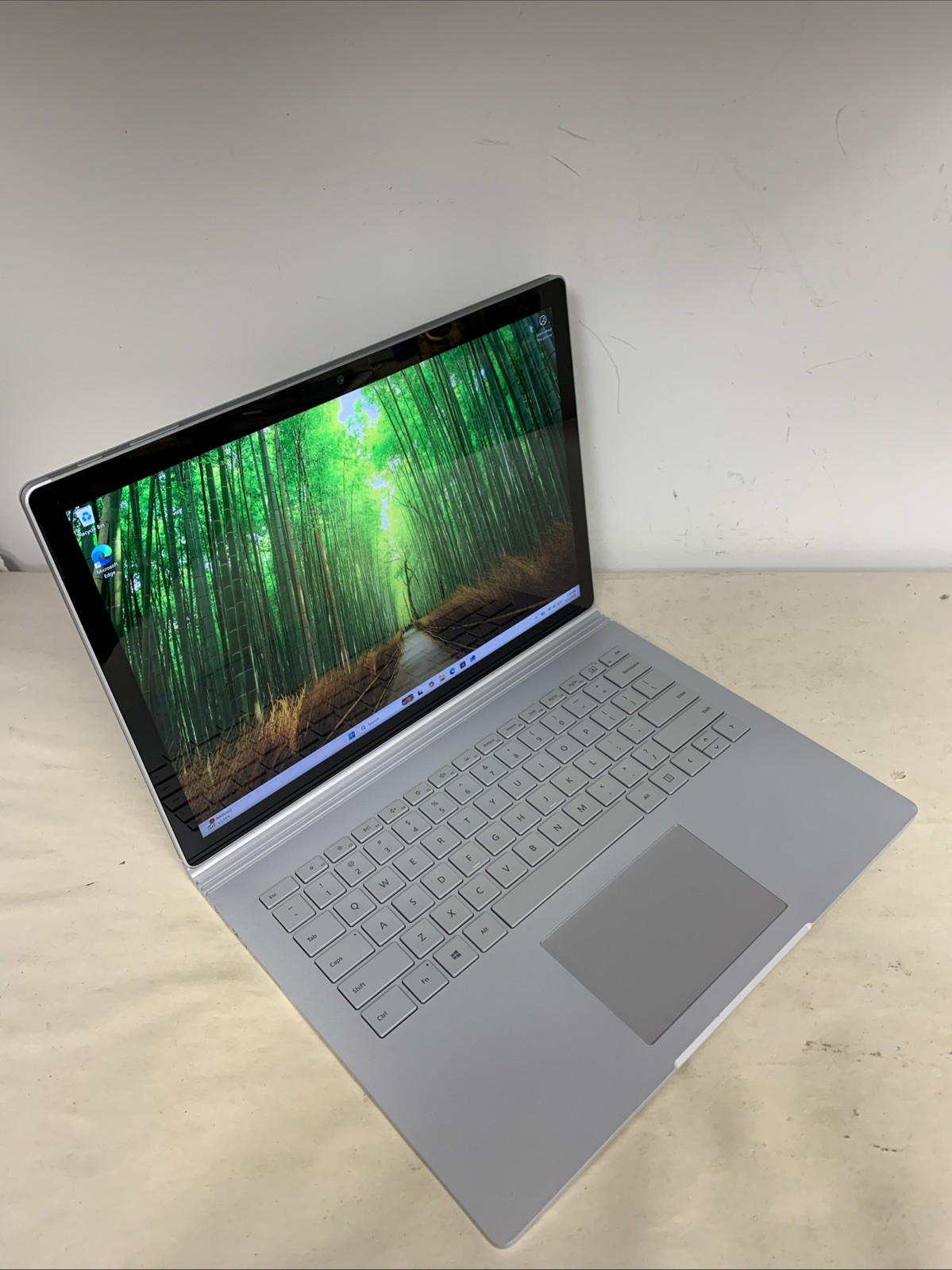 Microsoft Surface Book 2 i5-8350U 8GB RAM 256GB SSD Win11 Pro