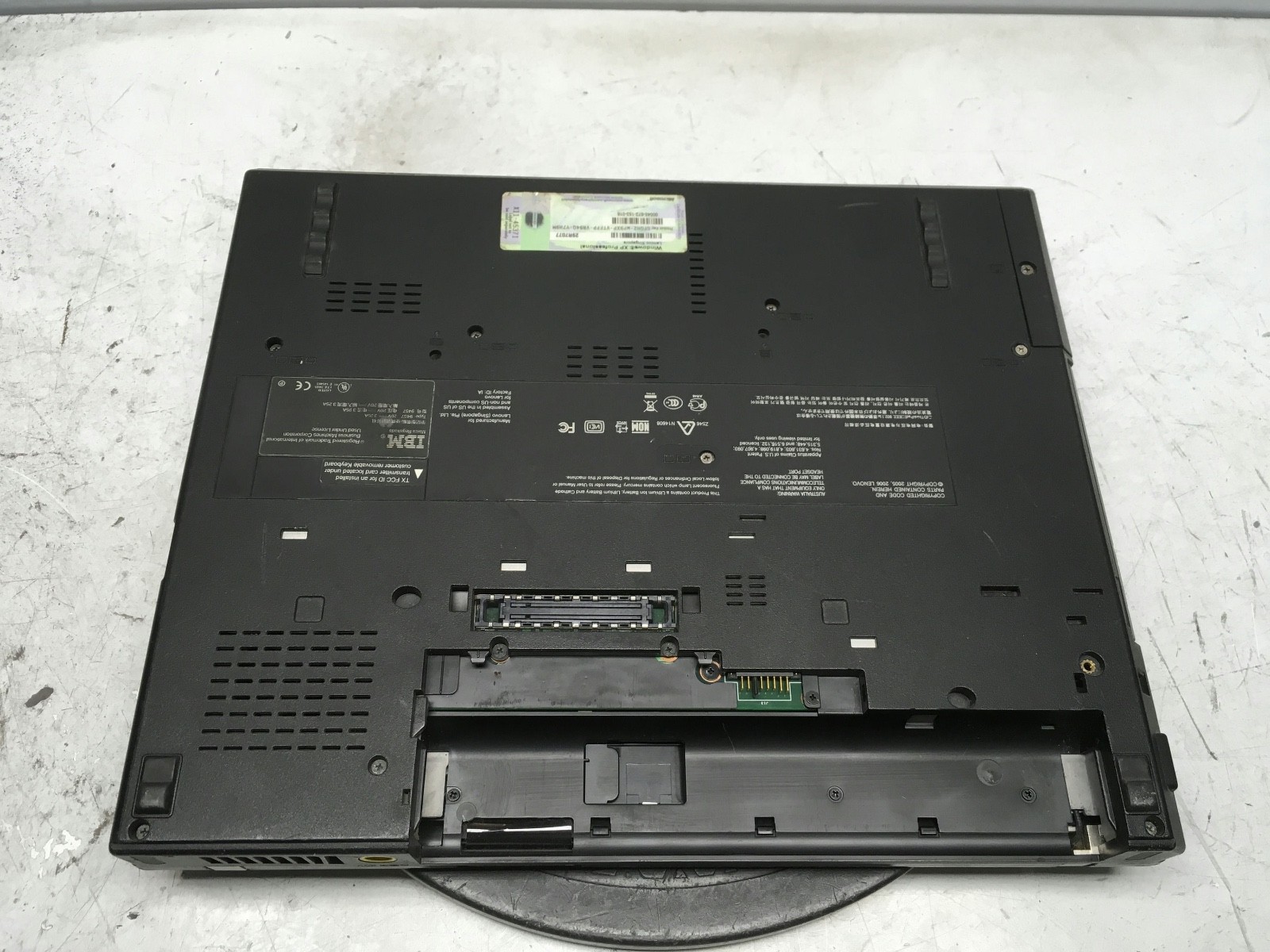 IBM ThinkPad R60 Intel T2500 2GHz 1 GB NO HDD/Battery