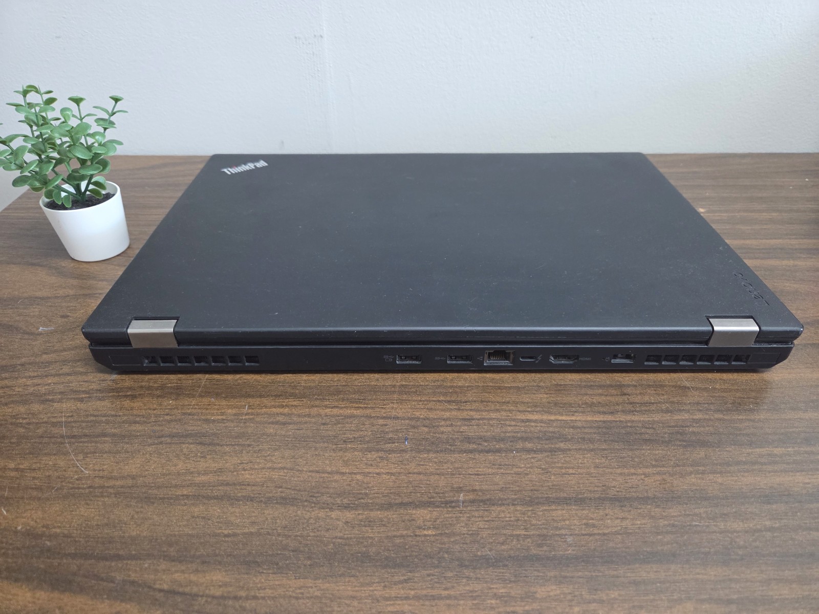 Lenovo ThinkPad P50 i7-6th Gen 32 GB RAM 512 SSD 2.60 GhZ with Windows 11