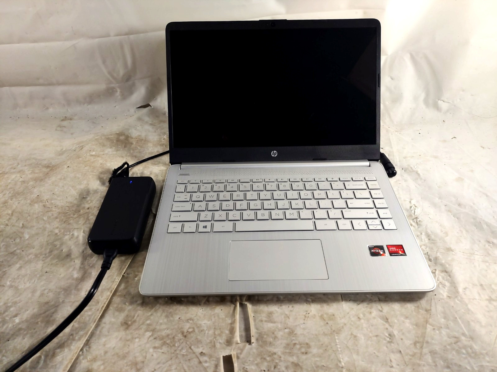 HP Laptop 14-FQ0051NR 14″ AMD Ryzen 3 3250U 2.6GHz 8GB RAM 128GB SSD