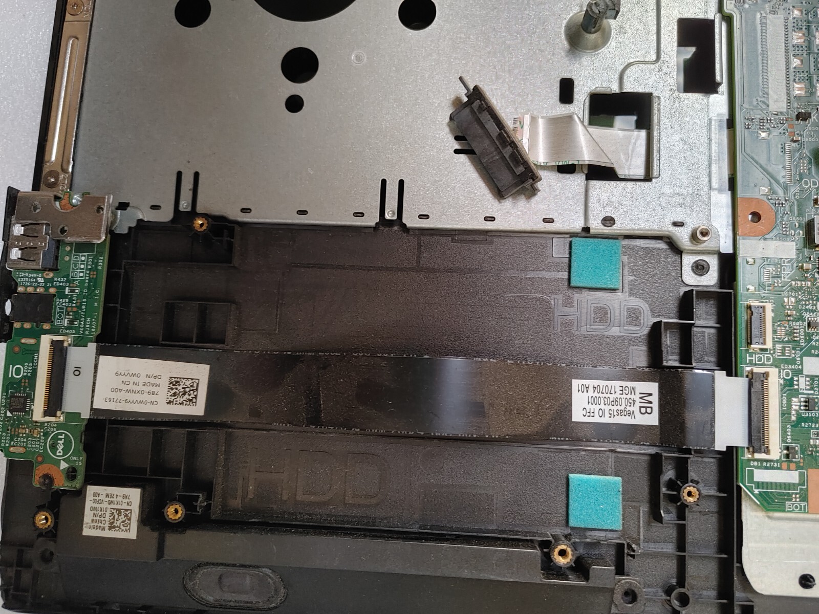 DELL INSPIRON 15 3567 CORE i3-7100U @ 2.4 GHz, NO RAM ,NO HD , FOR PARTS ONLY