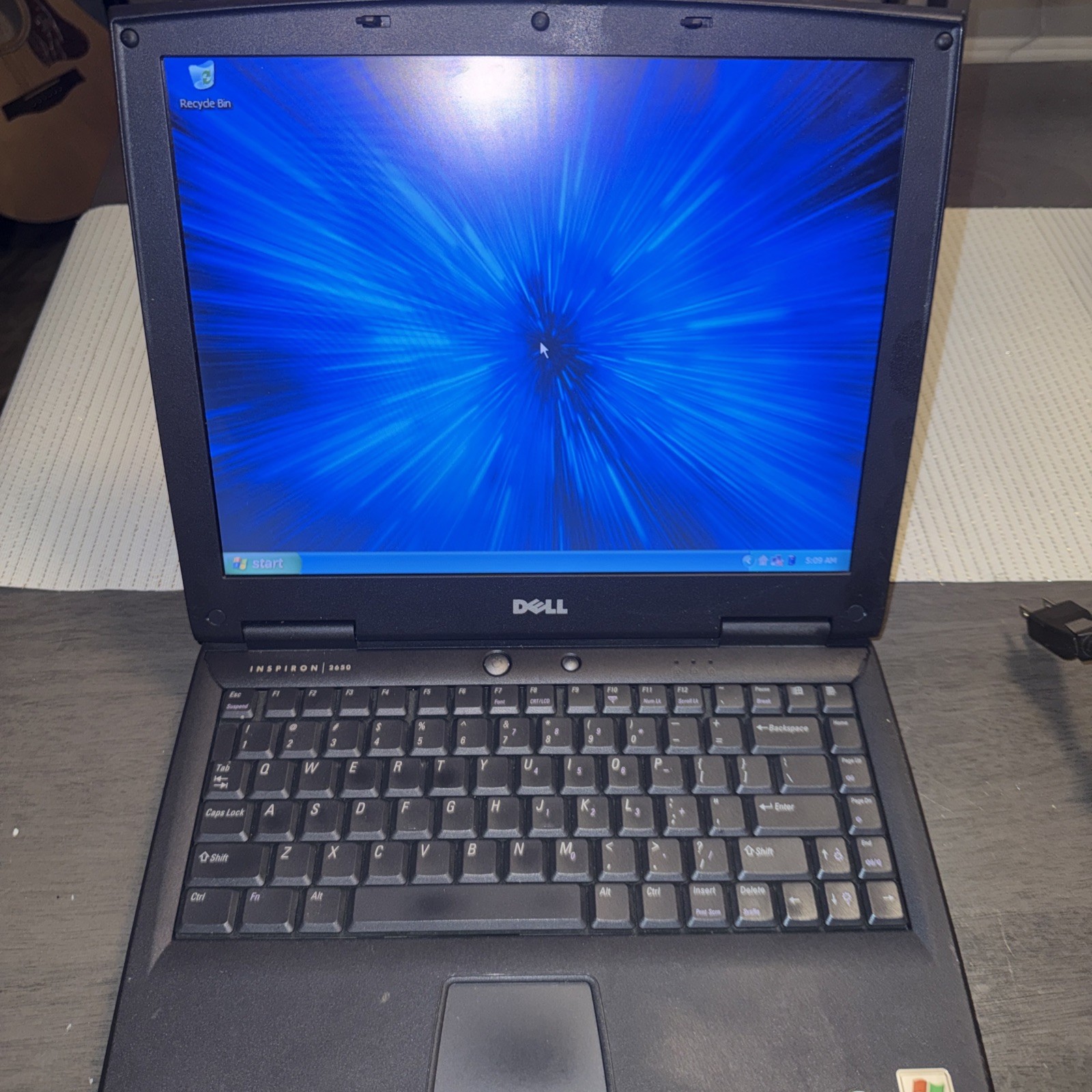 Dell Inspiron 2650 14″ Celeron 1.5GHZ 256MB 30GB 3 1/2 Floppy Disc Window XP