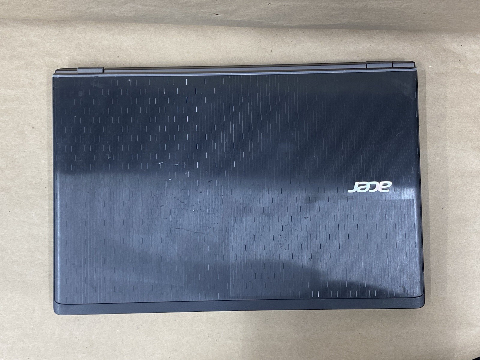 Acer Aspire V3-575T – 15.5″ FHD – i7-6500U – 6 GB – 256GB – Win 11 Pro – READ