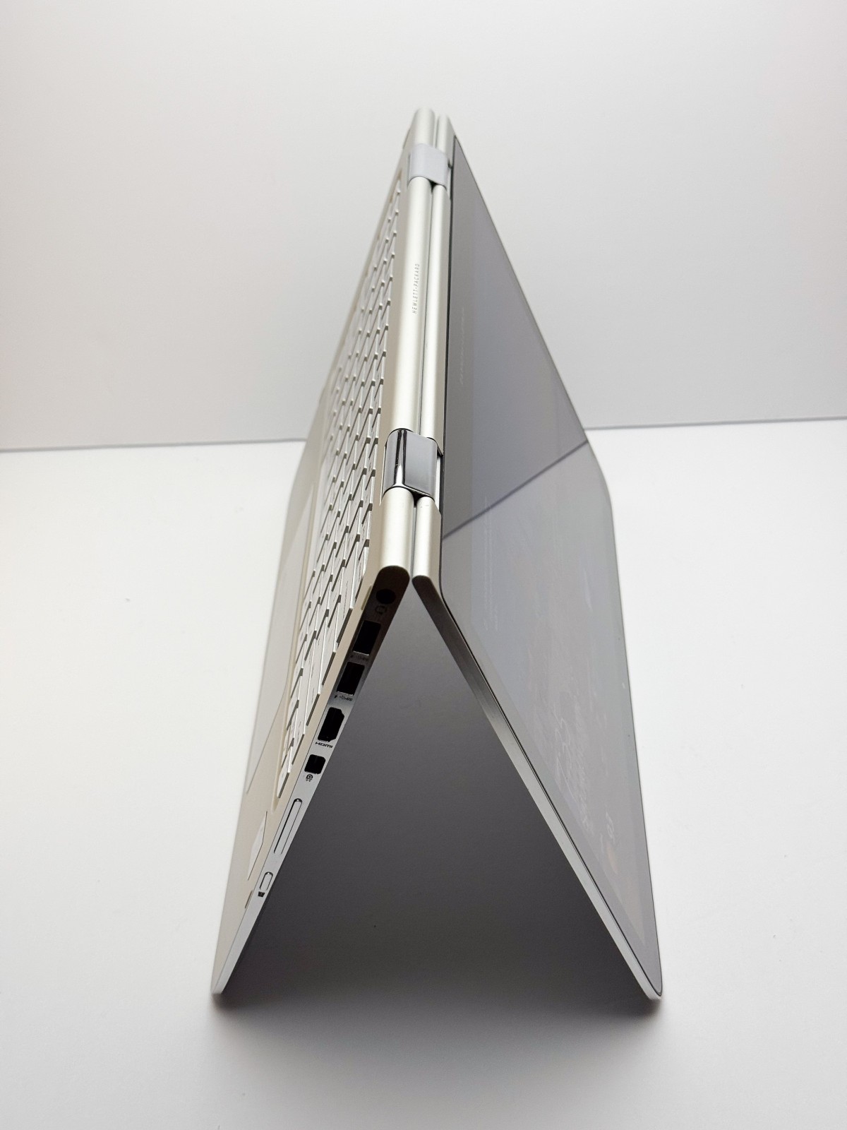 HP Spectre x360 13-4013DX 13.3″ Touch Core i7-5500U 8GB RAM 256GB SSD Silver