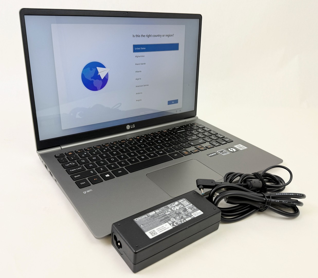 LG Gram 15Z995-R.AAS9U1 15.6″ FHD Touch i7-10510U 16GB 1TB SSD W11H Laptop