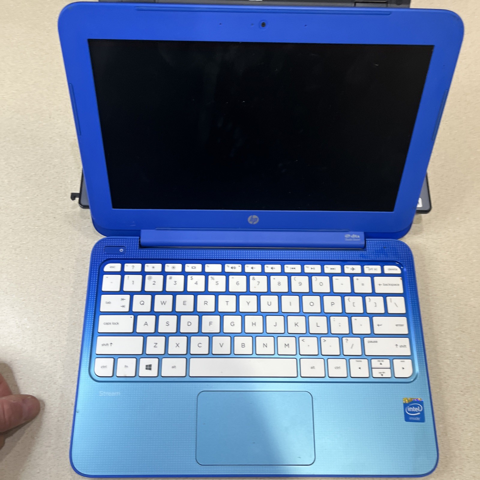 2 HP Laptops, Untested/no Cords. C COMPAQ 6910p @ HP RTL8723BE1T1R. #1523