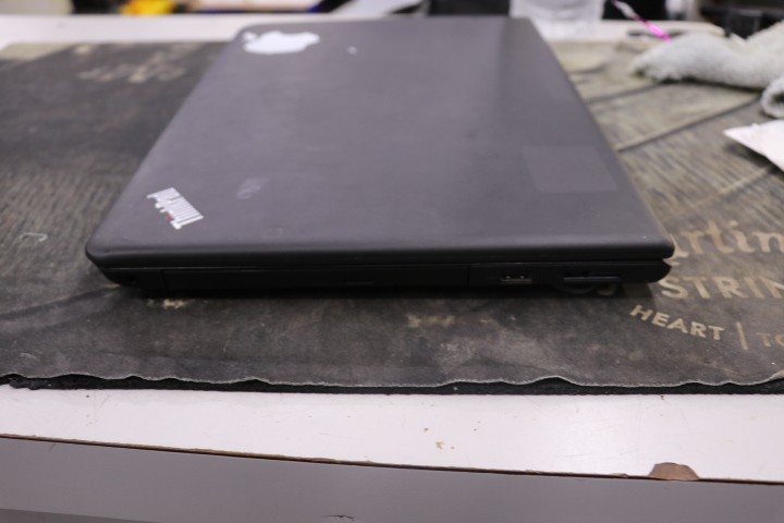 Lenovo ThinkPad E555 SL10H42791 15.6in AMD A6-7000 8GB RAM Parts Only
