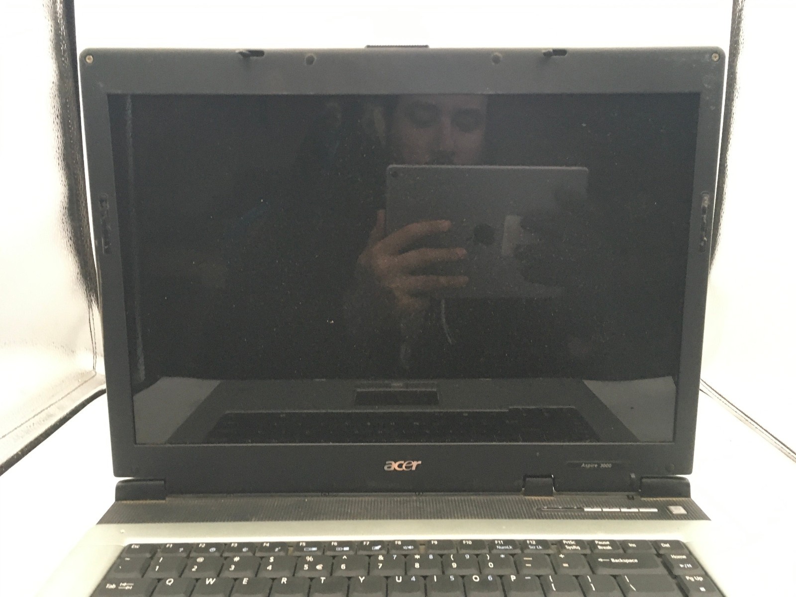 ACER ASPIRE 3000 ZL5 – FOR PARTS/REPAIR – AMD SEMPROM 2800 – NO RAM – READ – BB