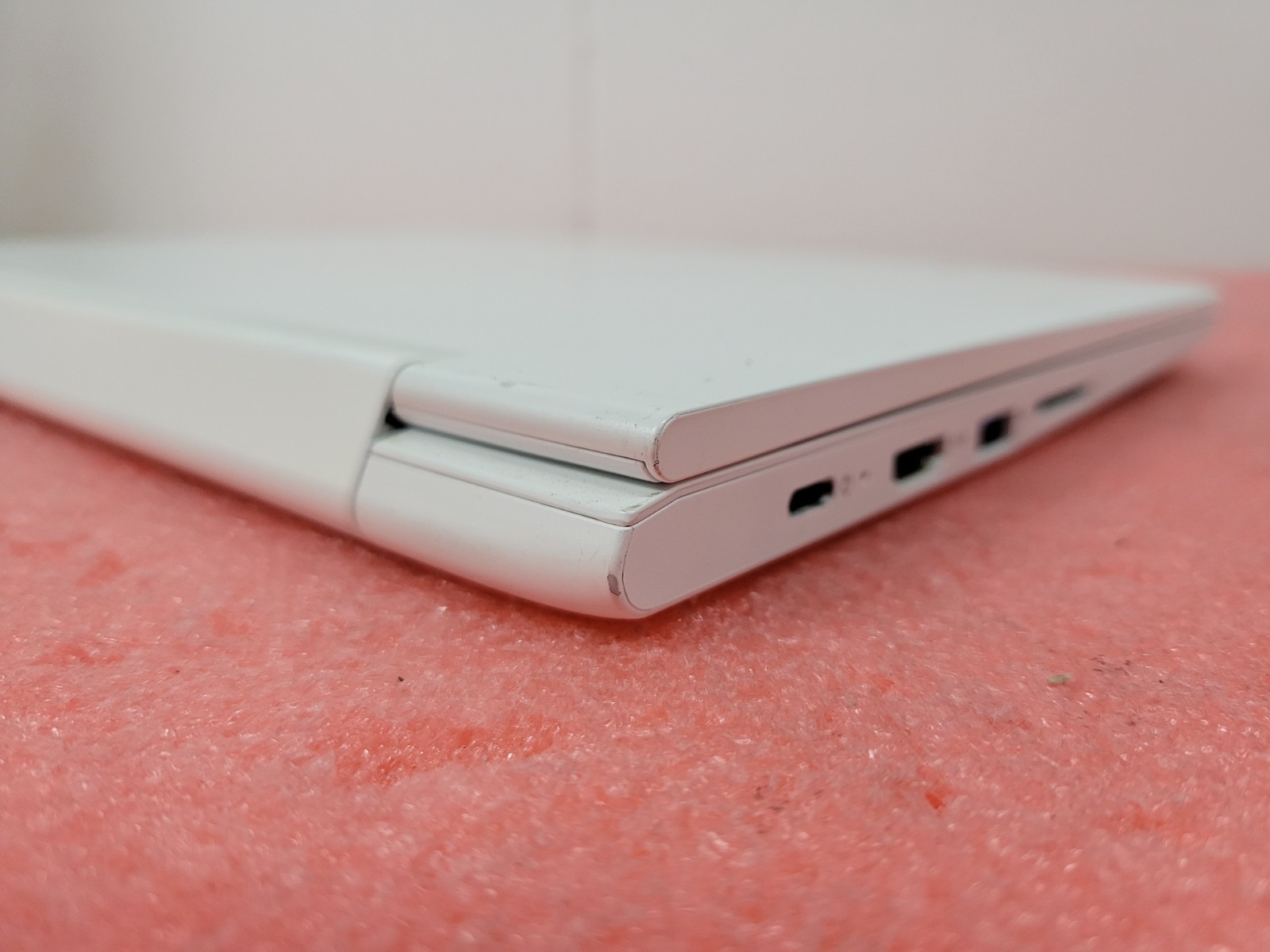 Lenovo Chromebook C330 MediaTek MT8173 4GB RAM 64GB SSD w/PA | LP490