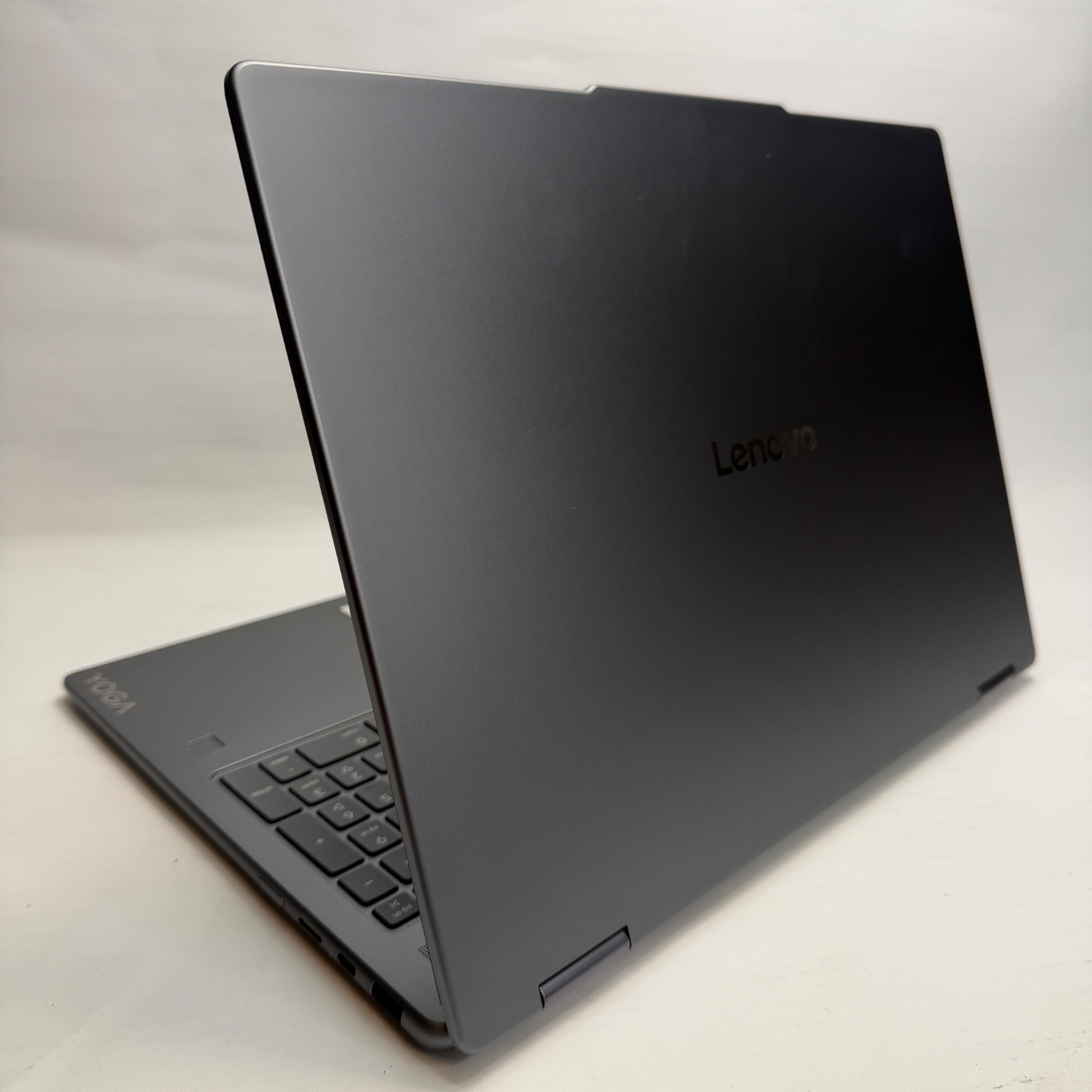 Lenovo Yoga 7 2-in-1 16ILL10 Laptop 16″ 2K Touch, Ultra 5 226V, 16GB, 512GB SSD