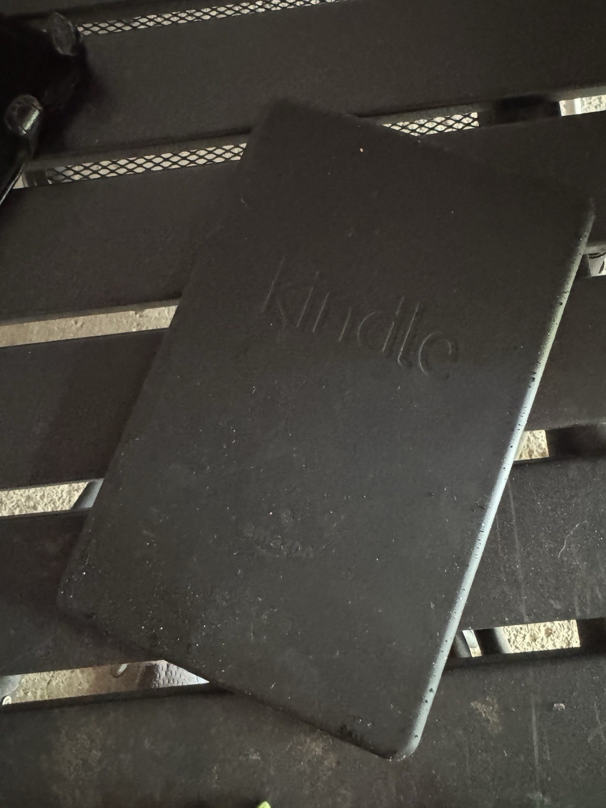 Kindle Fire Tablet 7” vibrant color display and hard case