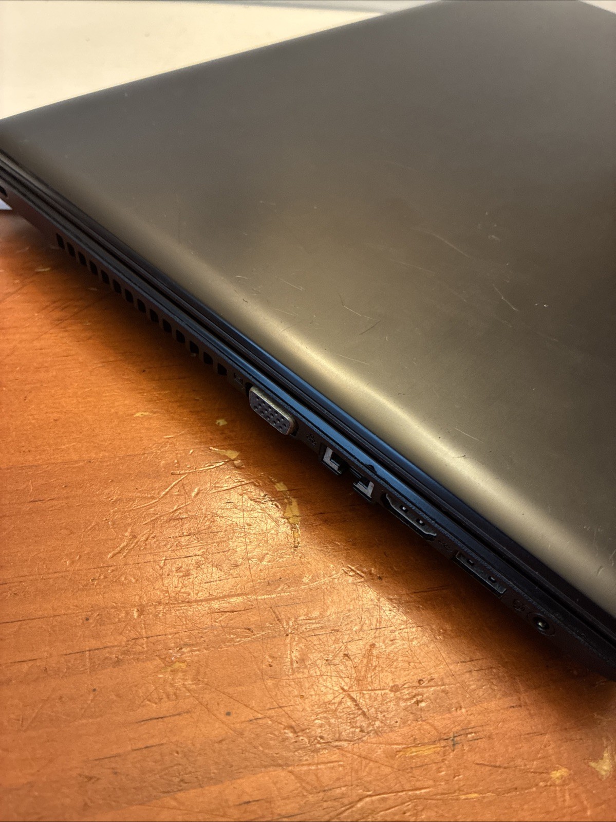 Acer Aspire E 15 Touch 15.6″ Intel Celeron For Parts/Repair No Charger No HDD