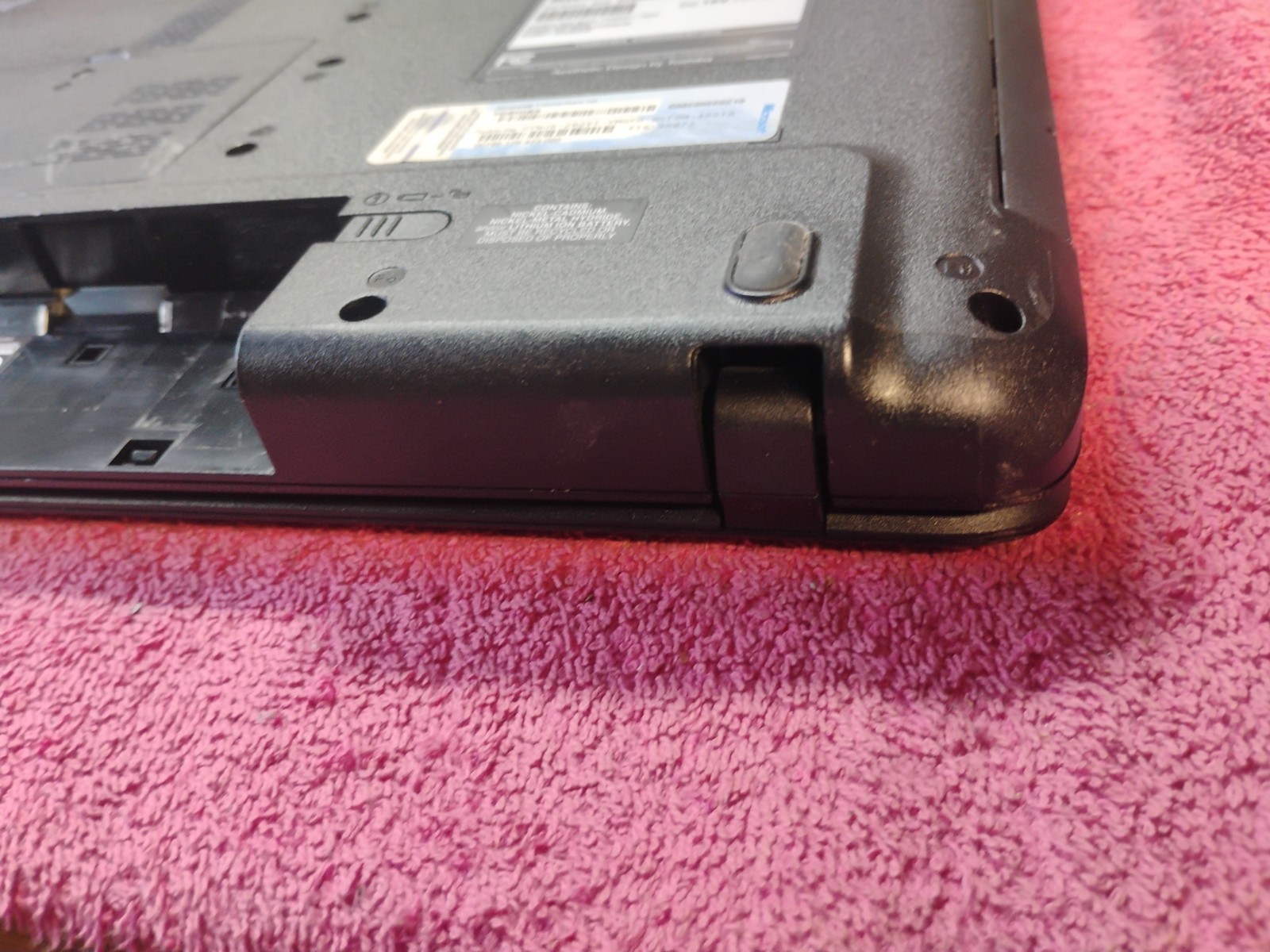 Toshiba Satellite C6550-S5138 non-working, for parts – used