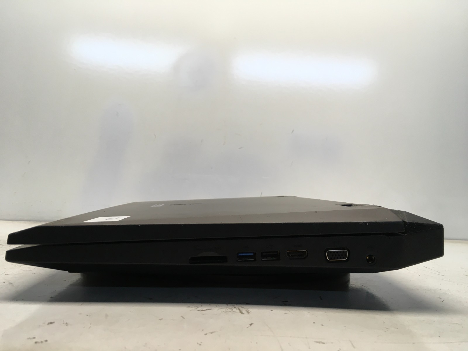 Asus G73SW-BST6 Intel i7-2630QM 2GHz 8 GB NO HDD – Geforce GTX460M